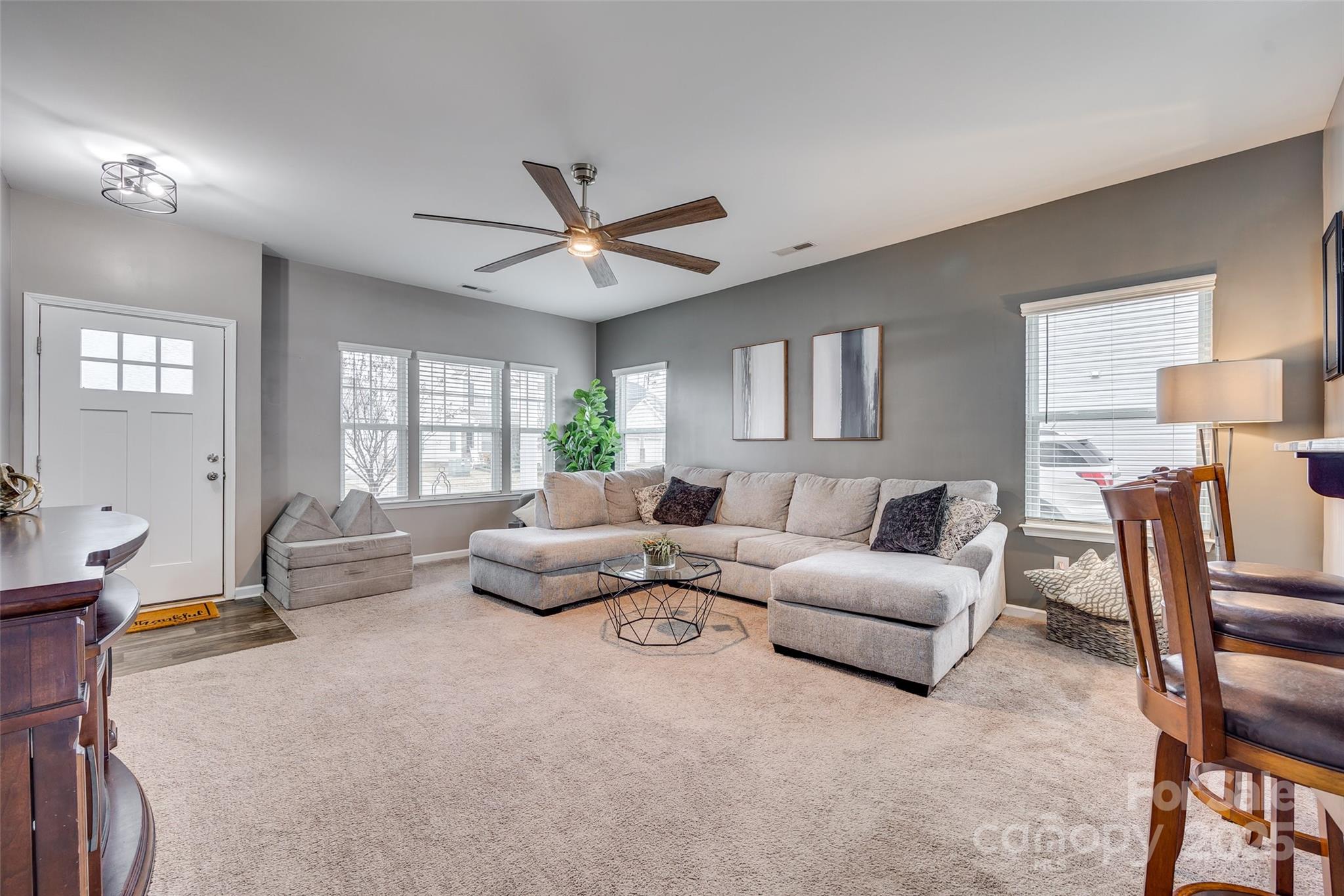 921 Von Buren Boulevard