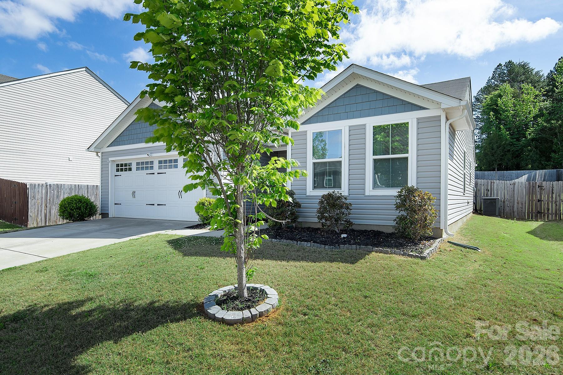 2458 Thorn Spring Lane SE