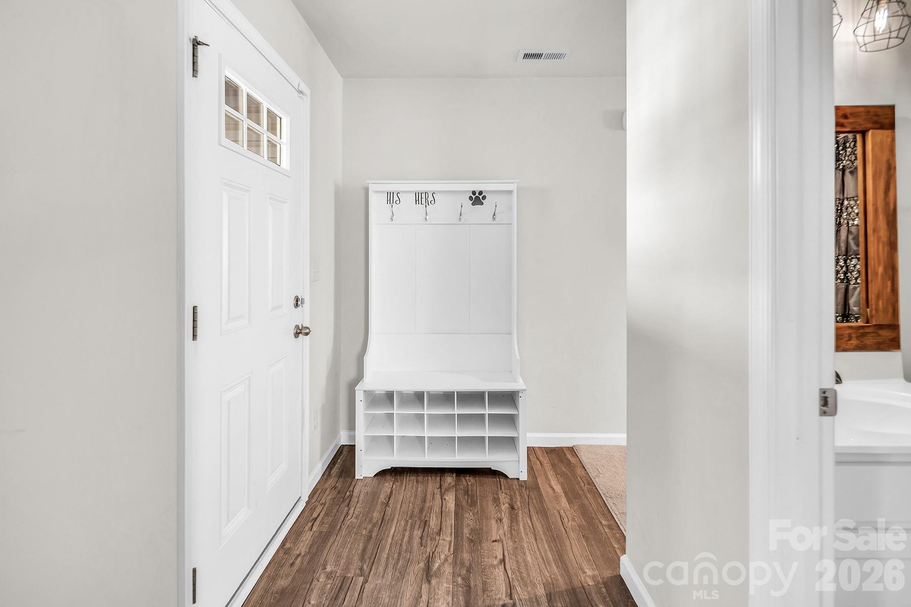 2458 Thorn Spring Lane SE