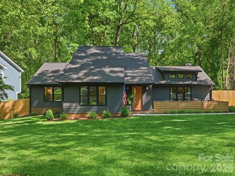 Photo of 1611 E Barden Road, Charlotte, NC 28226 (MLS # 4372596)