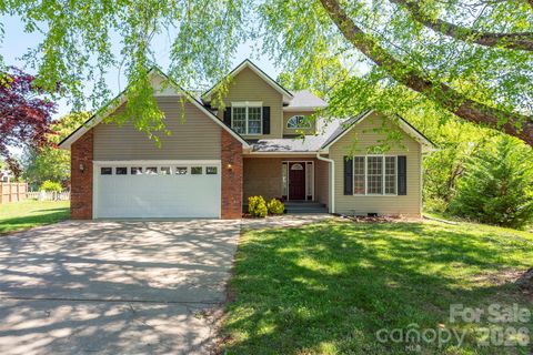 Photo of 23 Westmont Drive, Asheville, NC 28806 (MLS # 4371599)