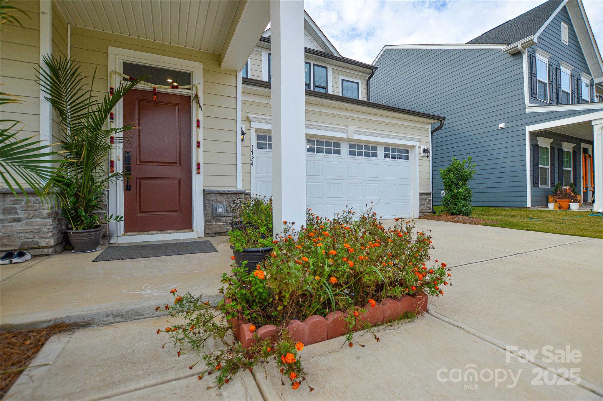 1724 Dennis Austin Lane