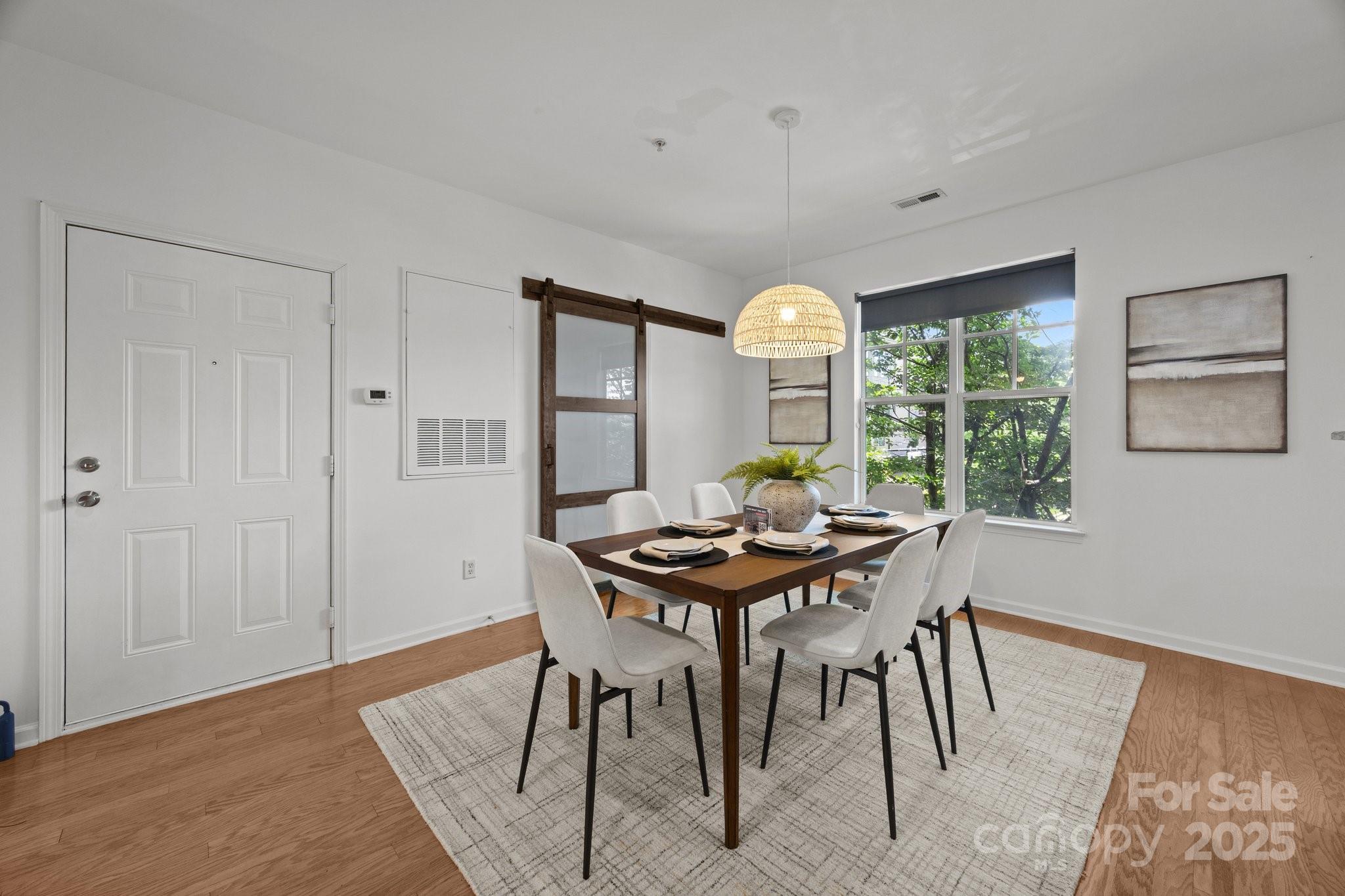 1556 Walnut View Drive