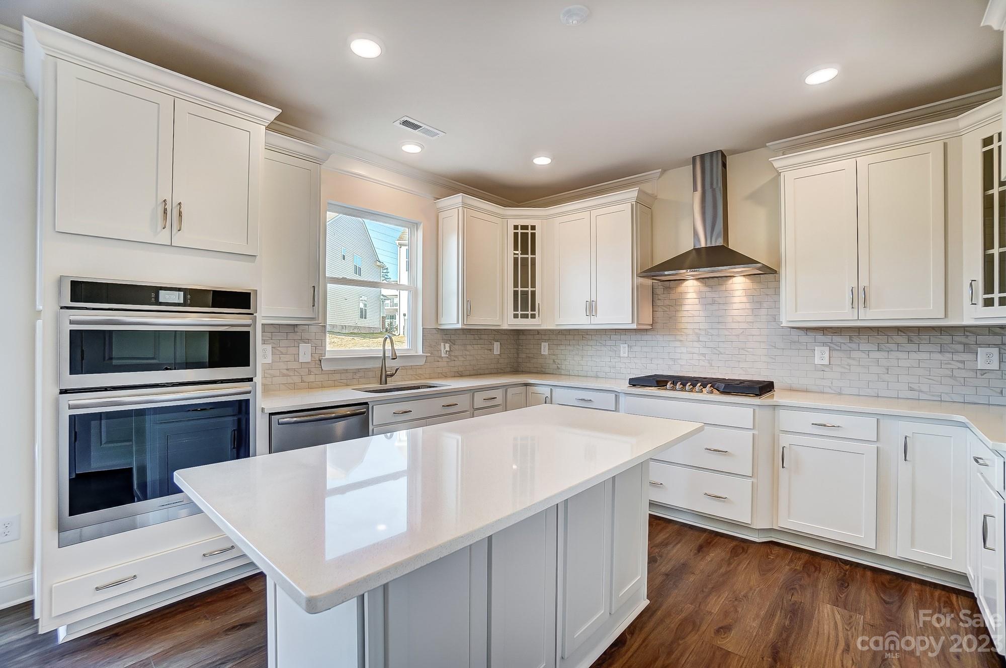 Hampton Woods - Residential