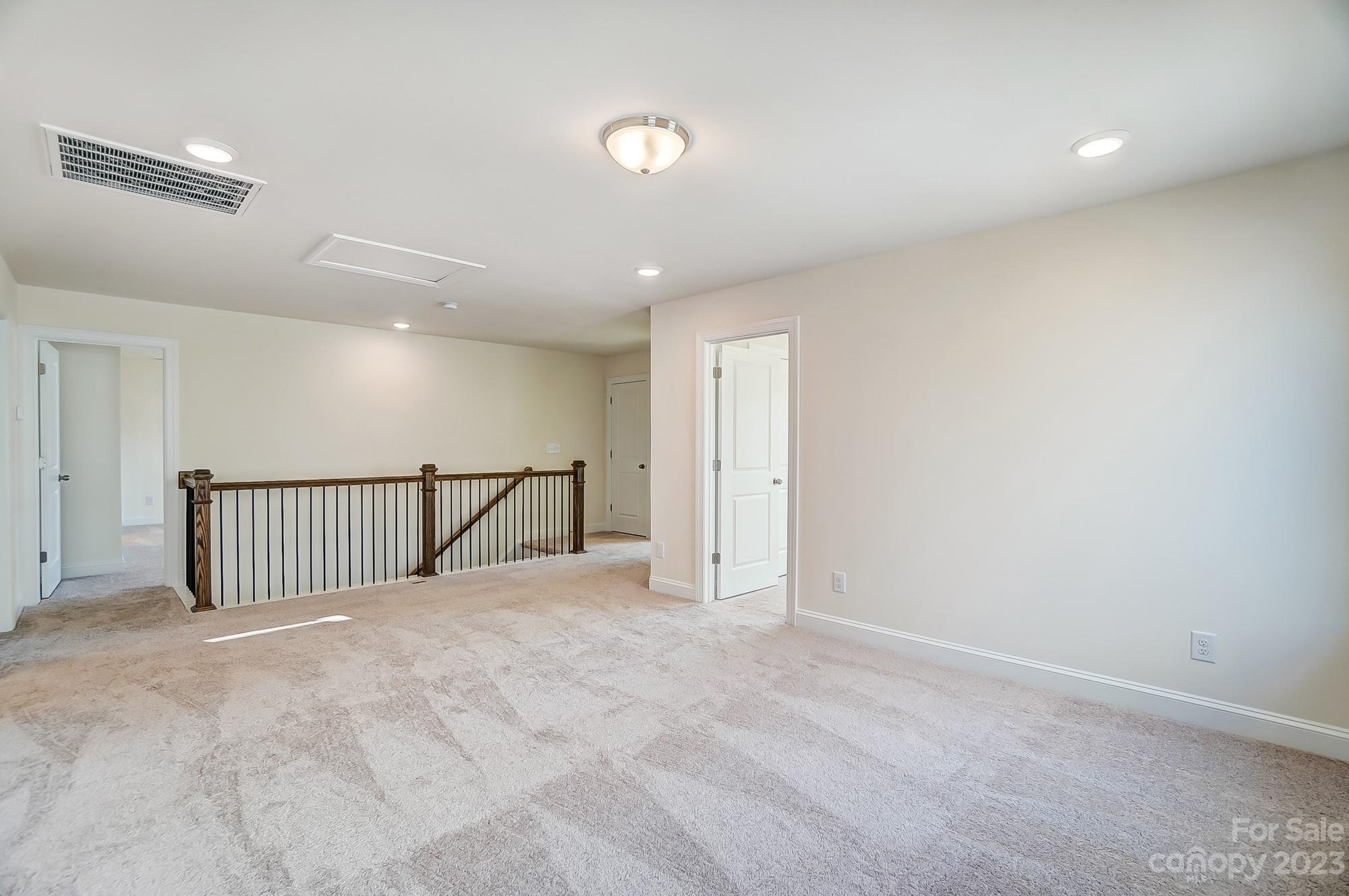 Hampton Woods - Residential