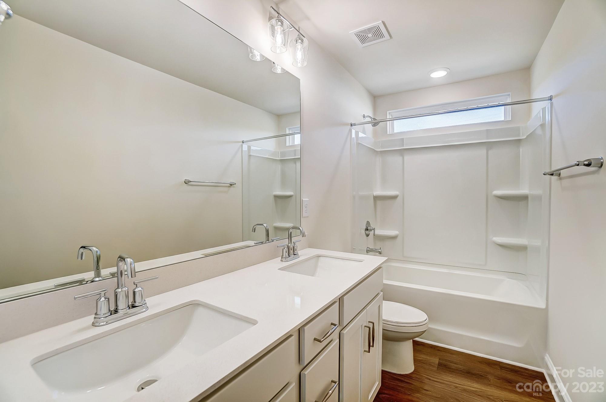 Hampton Woods - Residential