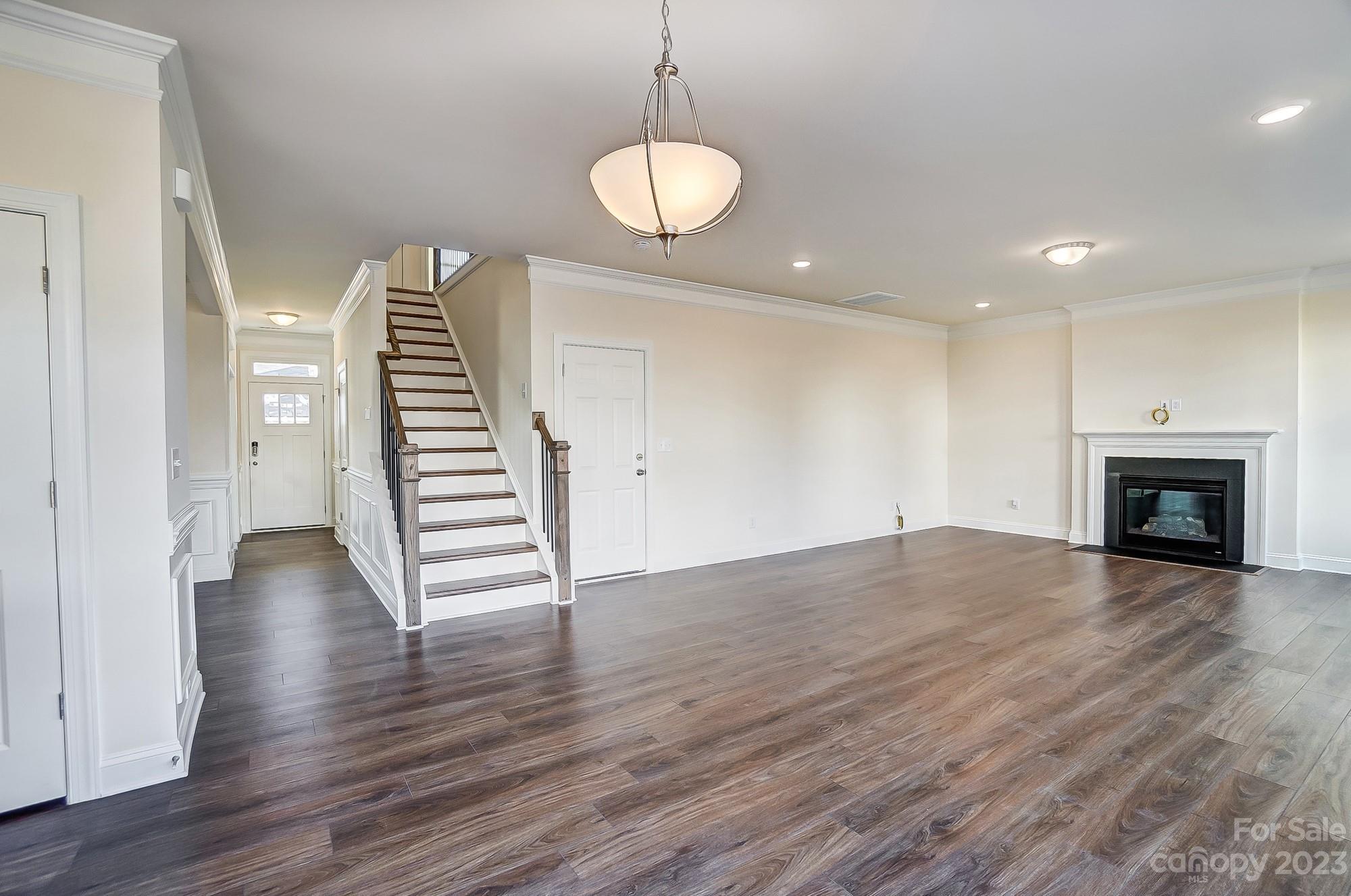 Hampton Woods - Residential