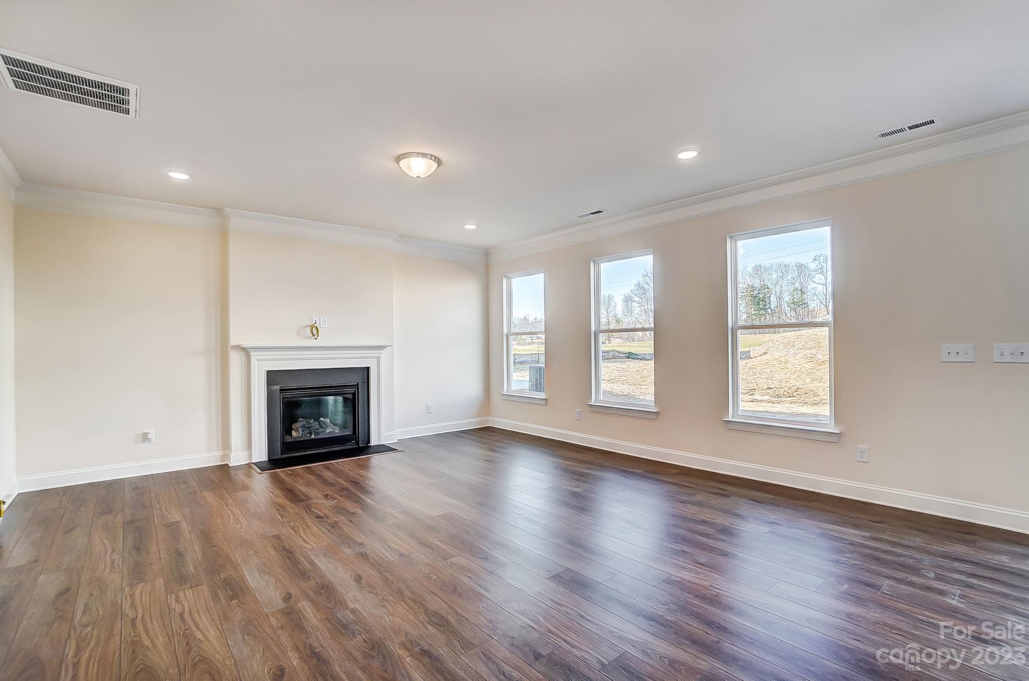 Hampton Woods - Residential