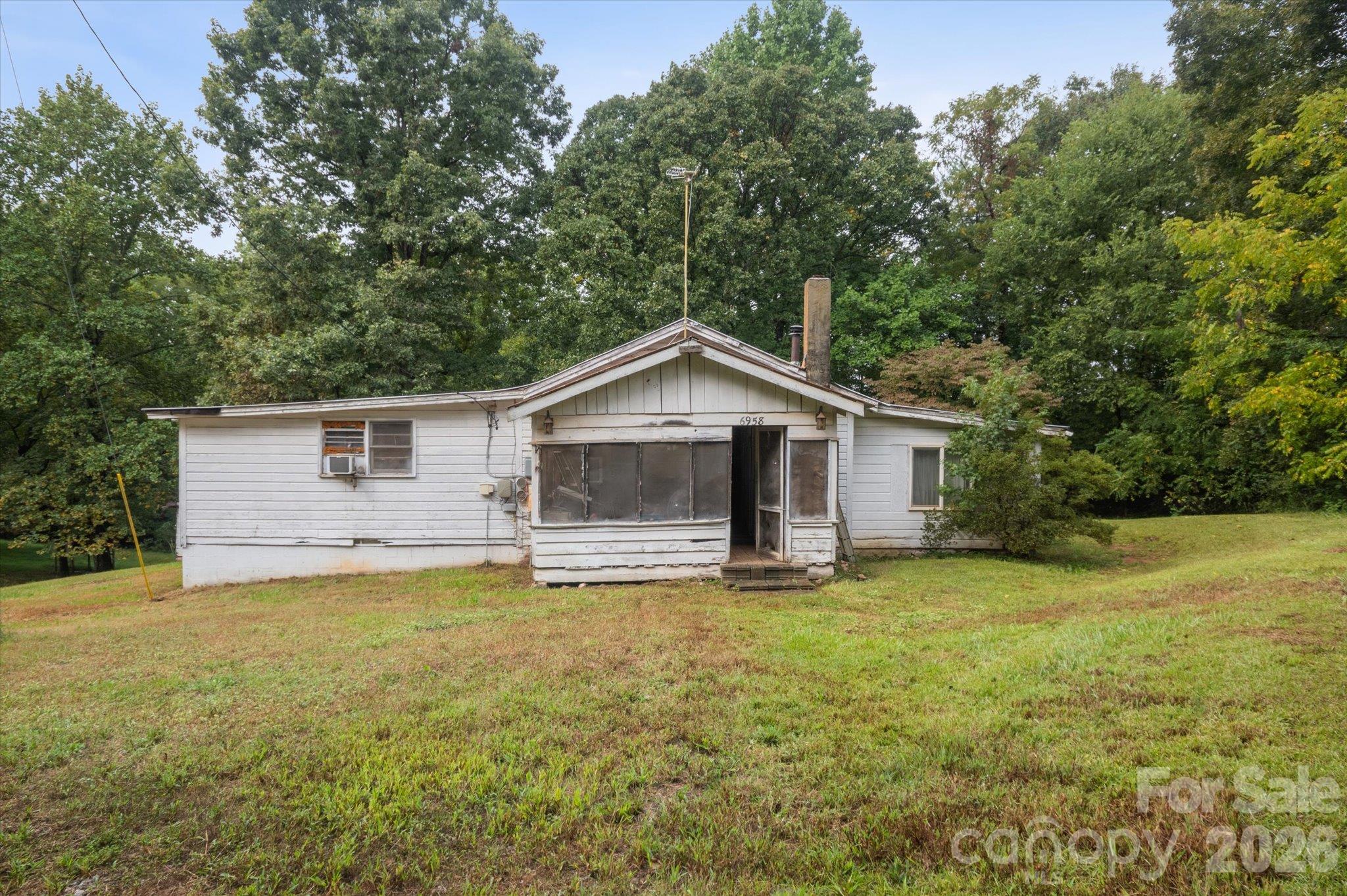 6958 NC Hwy 9 Highway
