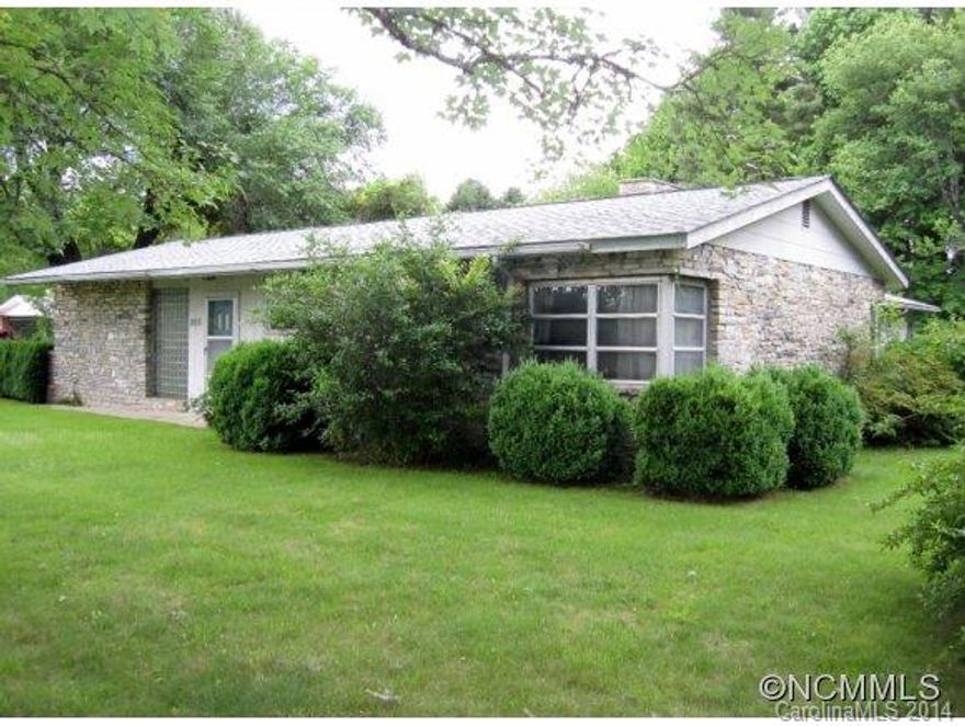 If you have been wanting a great home in town to remodel, you'll want to see this one. Over 2000 sq.ft. on one level with a beautiful .73 acre lot. It is conveniently located just down the street from  the elementary school and is a short distance from downtown. This house has spacious rooms, hardwood floors, fireplace, and concrete drive. It just needs your TLC to restore it back to the magnificent home it once was. NO OWNER FINANCING OR RENT!