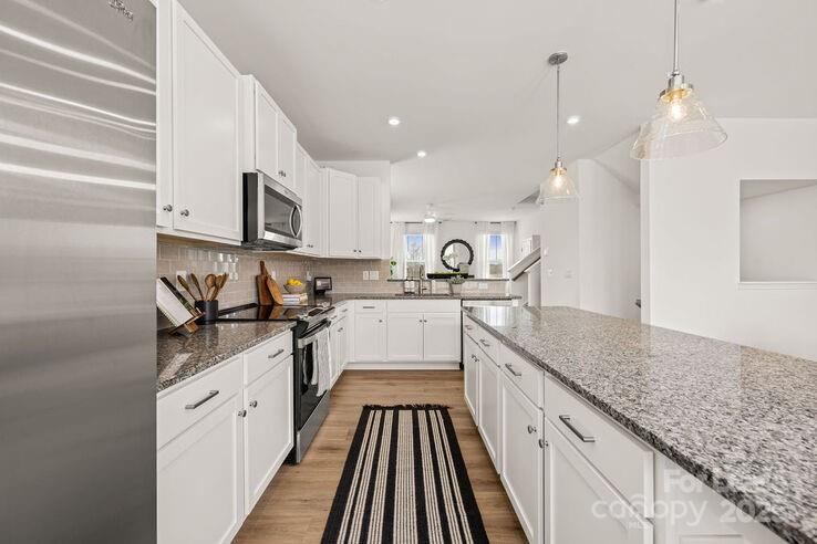 1018 Fairway Green Lane Landon