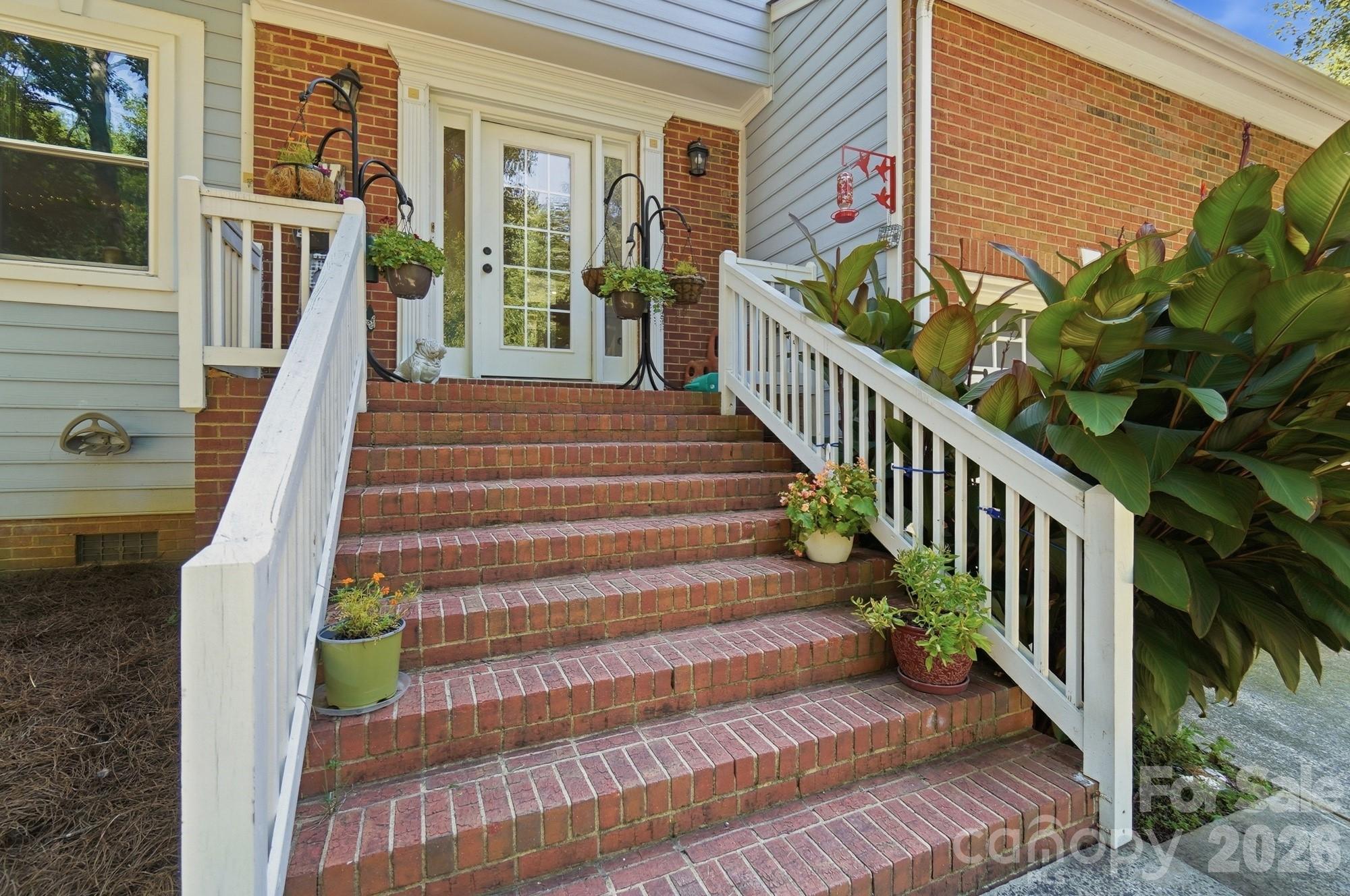 13901 Kings Carriage Lane