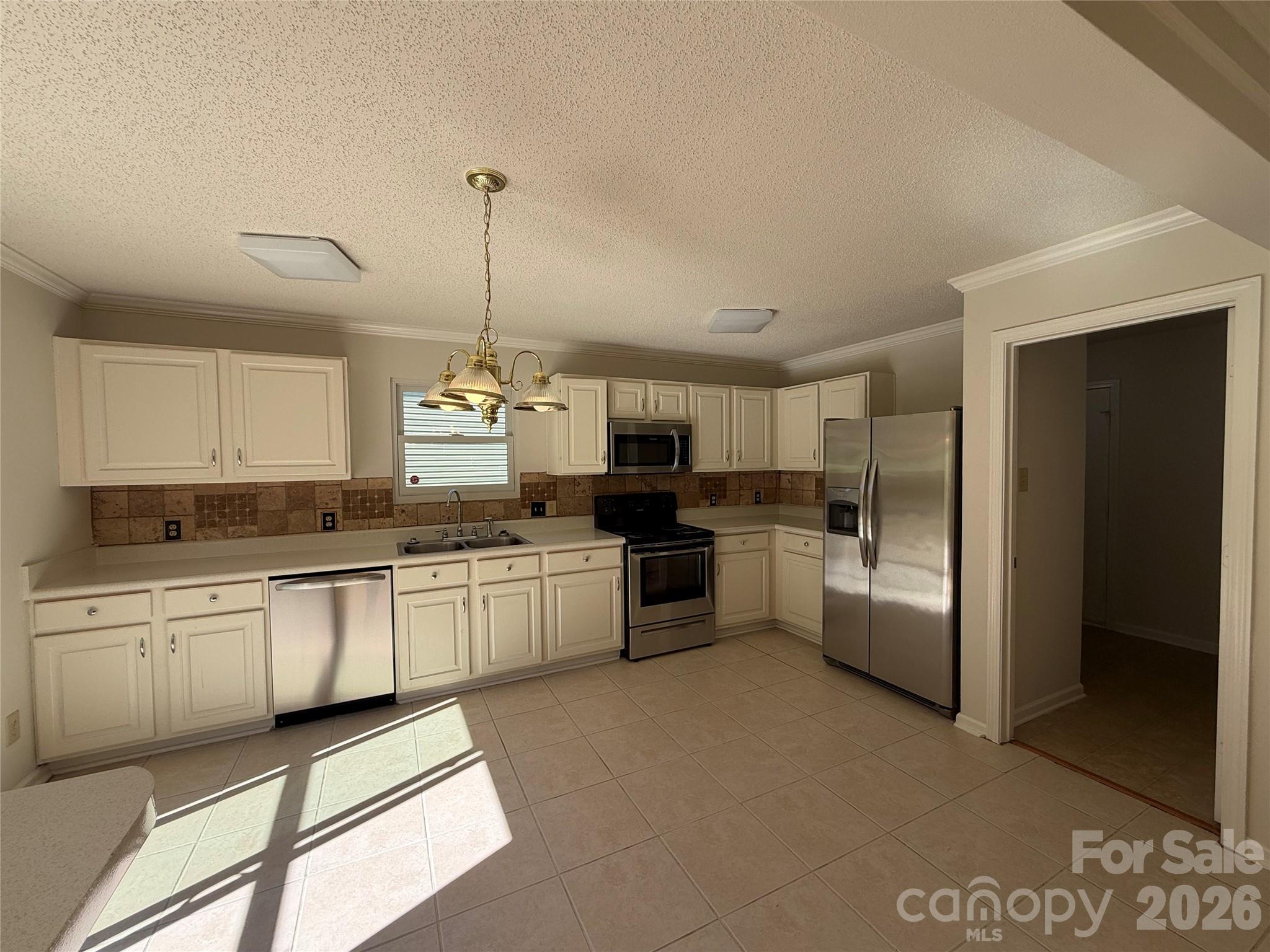 6807 Wandering Creek Drive