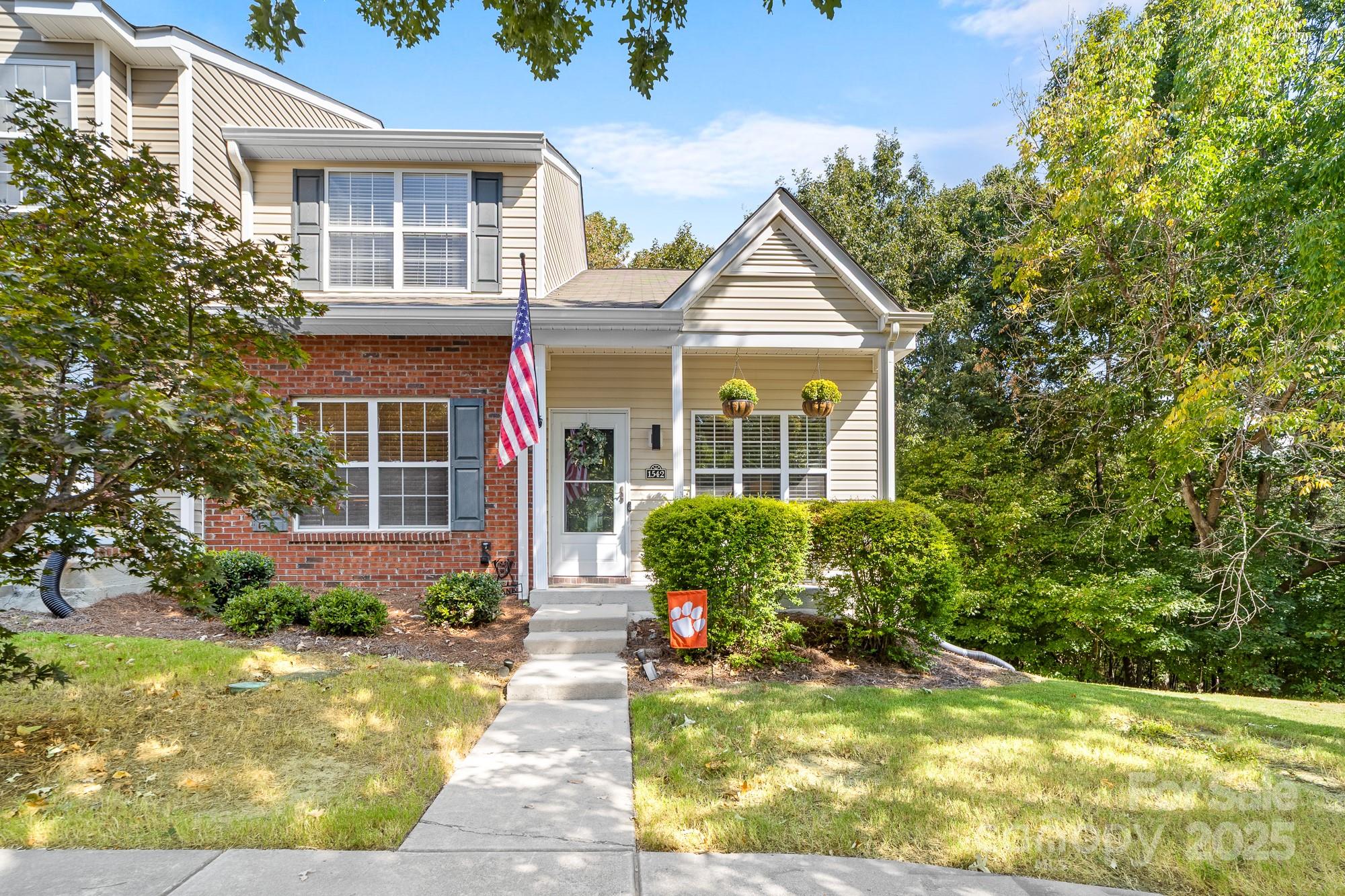 1542 Maypine Commons Way