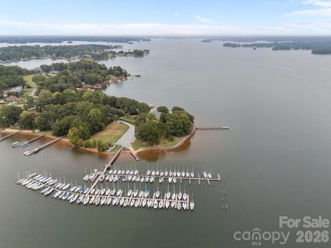 Photo of 1887 Yacht Club Drive, Denver, NC 28037 (MLS # 4306265)
