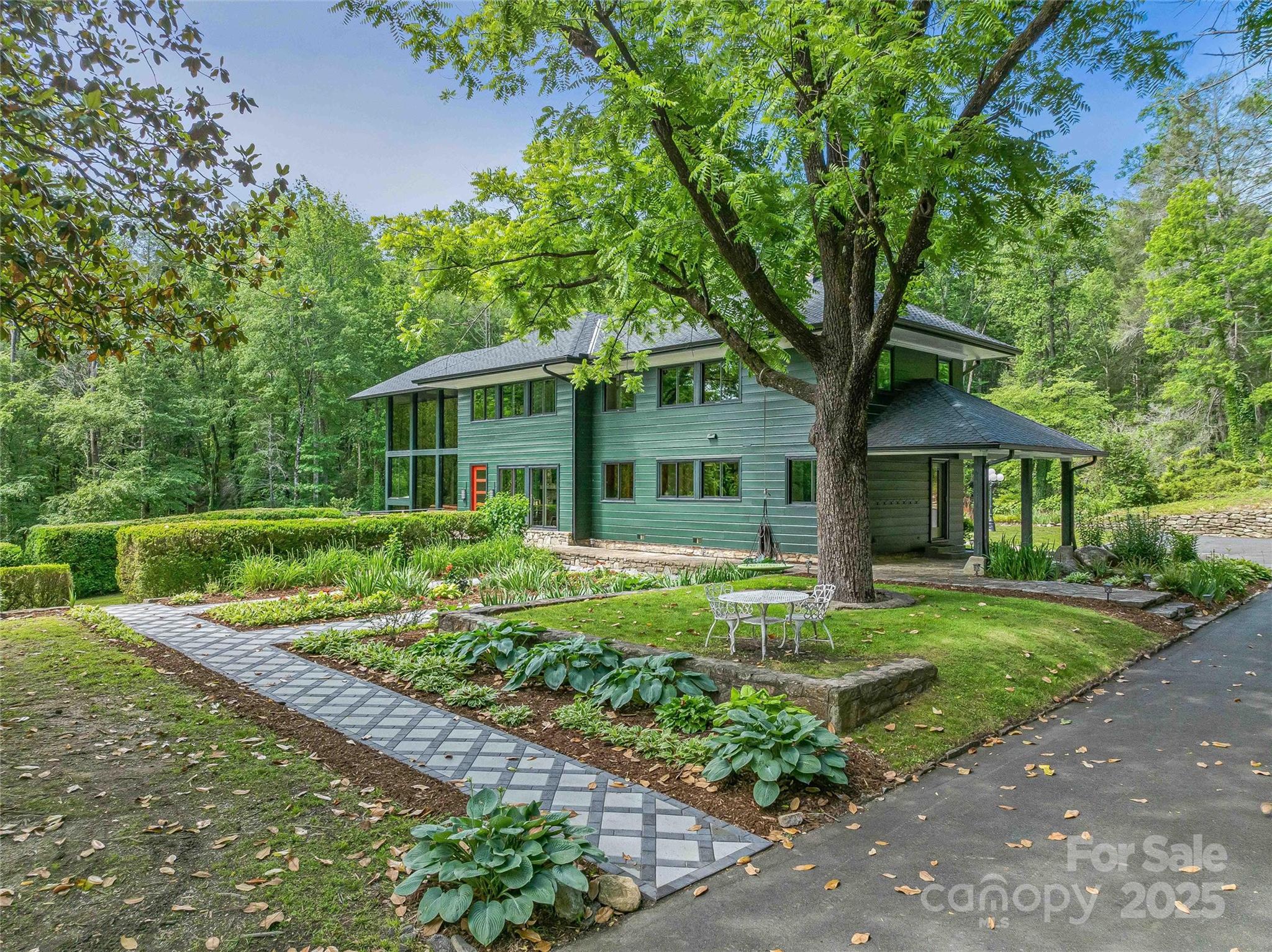 400 Kings Drive