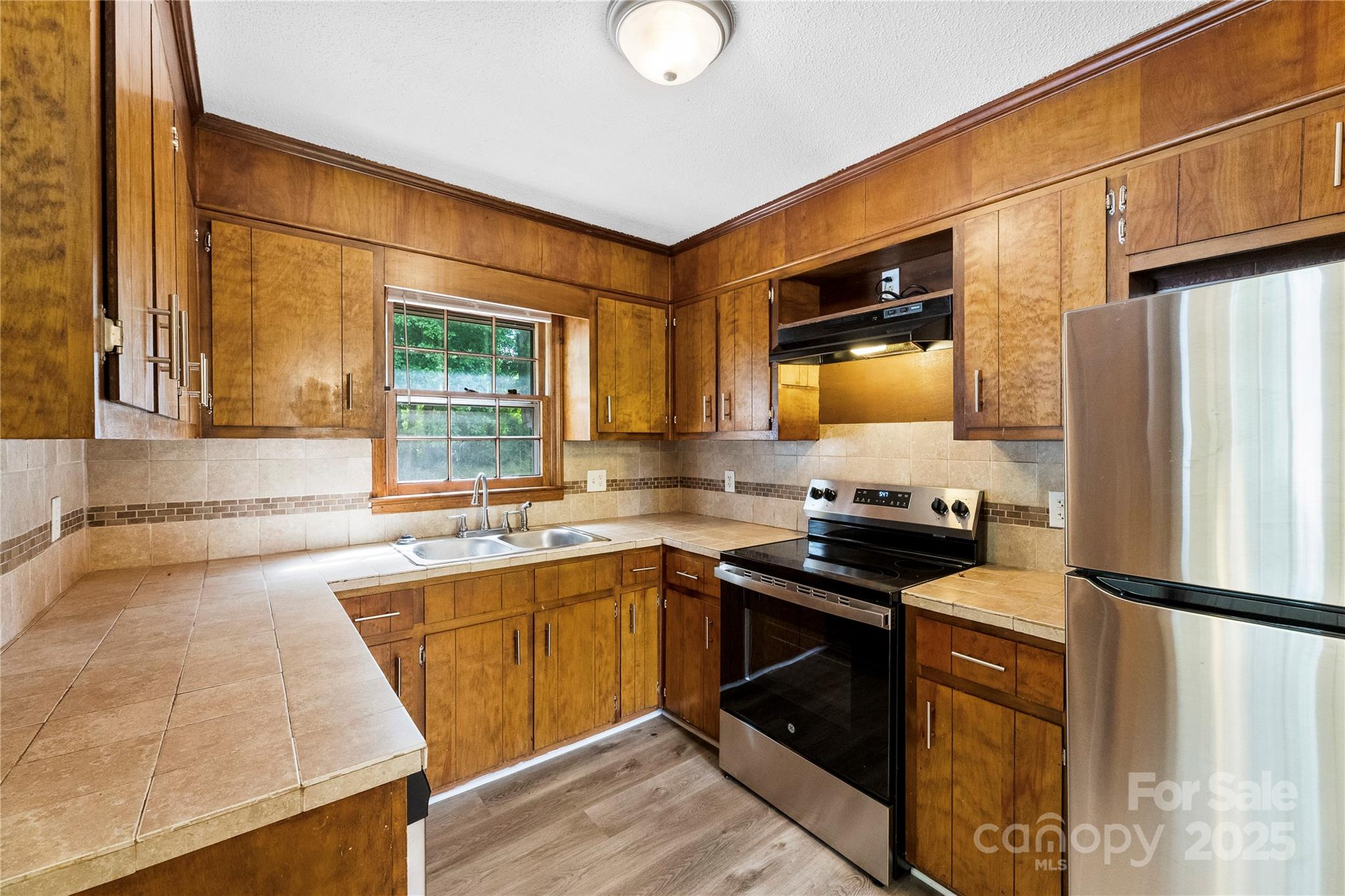 1617 Mulberry Circle
