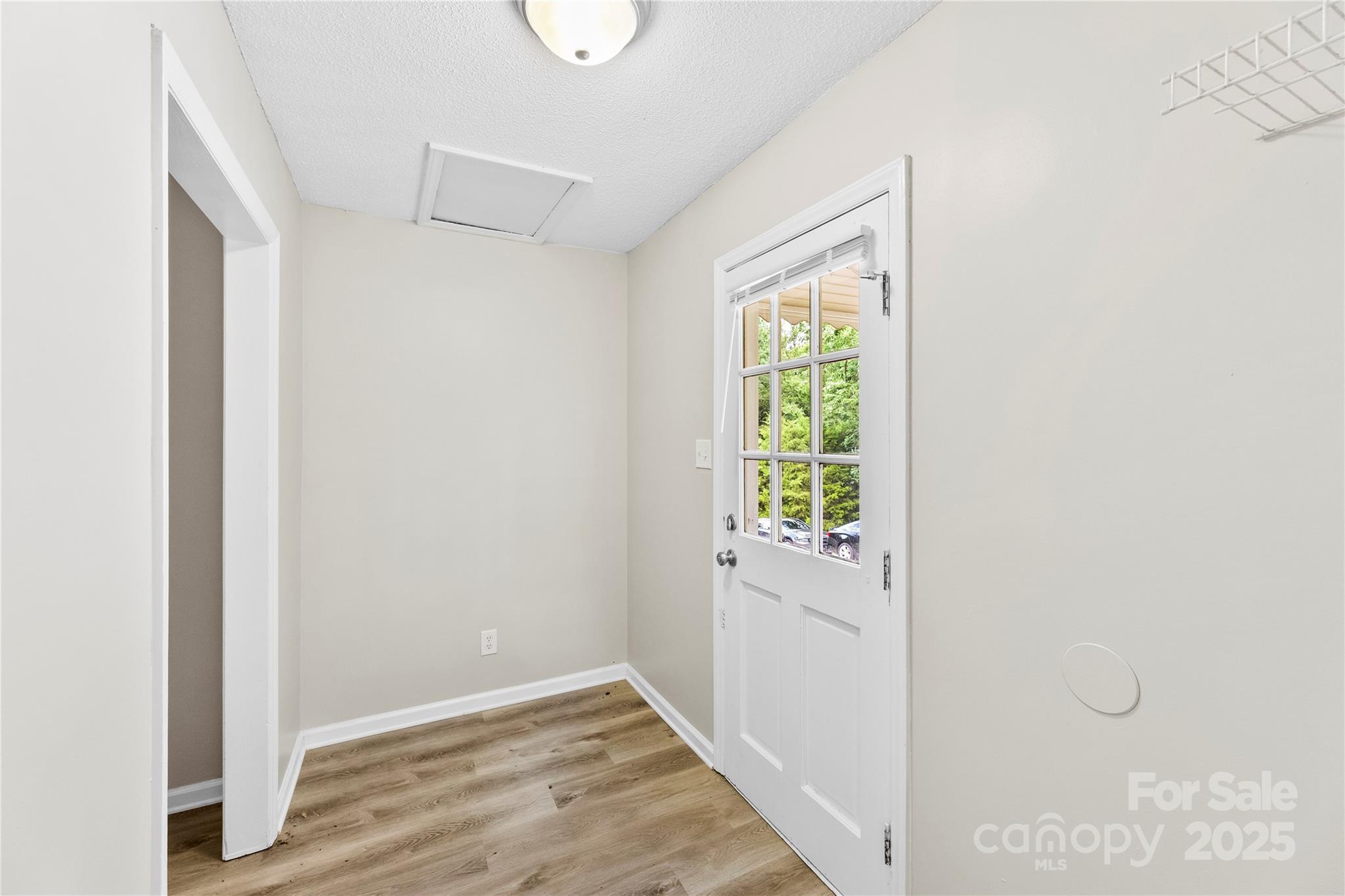 1617 Mulberry Circle