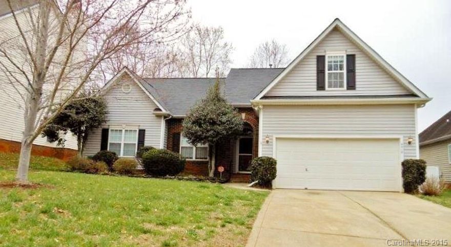 What a Great 1 Story Ranch Home, fresh paint, new carpet & new appliances, Custom-built home with lots of room  to grow.  Bright and open, Two-story great room, dining room, hardwood floors, "42 cabinets in the large  eat-in kitchen,  bonus rooms, 4 bedroom with on up, 3 full bathroom. Beautiful fenced yard with mature landscaping and a deck to enjoy Family time.  Very flexible spaces for whatever your needs are. Lots of storage. Close to Greenway, Hwy 77 & 85Huntersville, Charlotte, University.