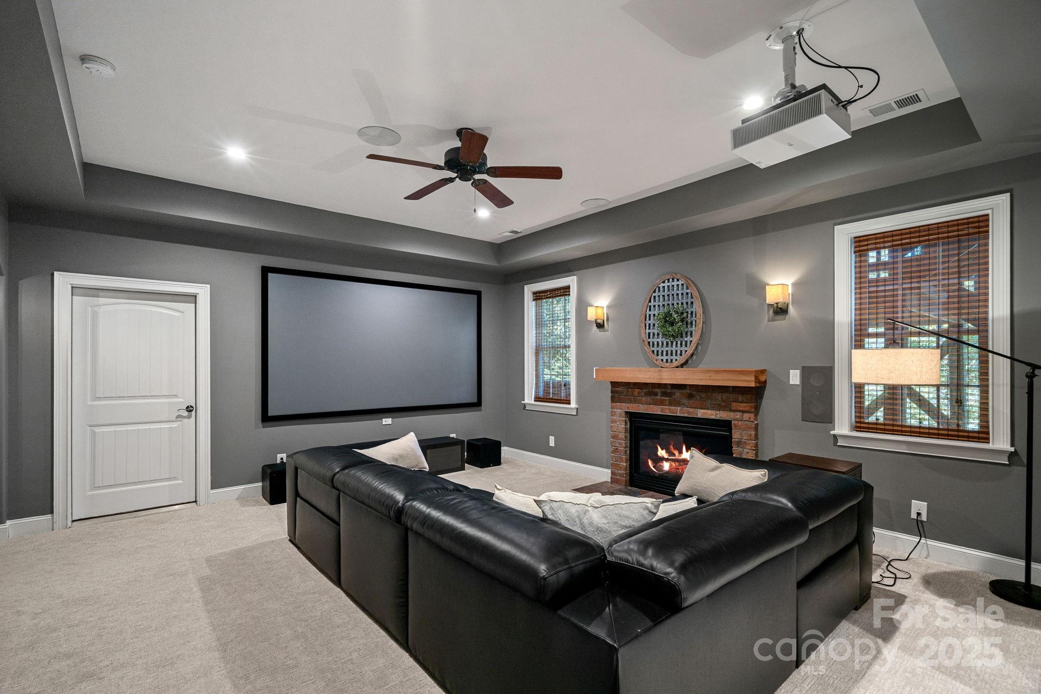 Treetops At Cowans Ford - Residential