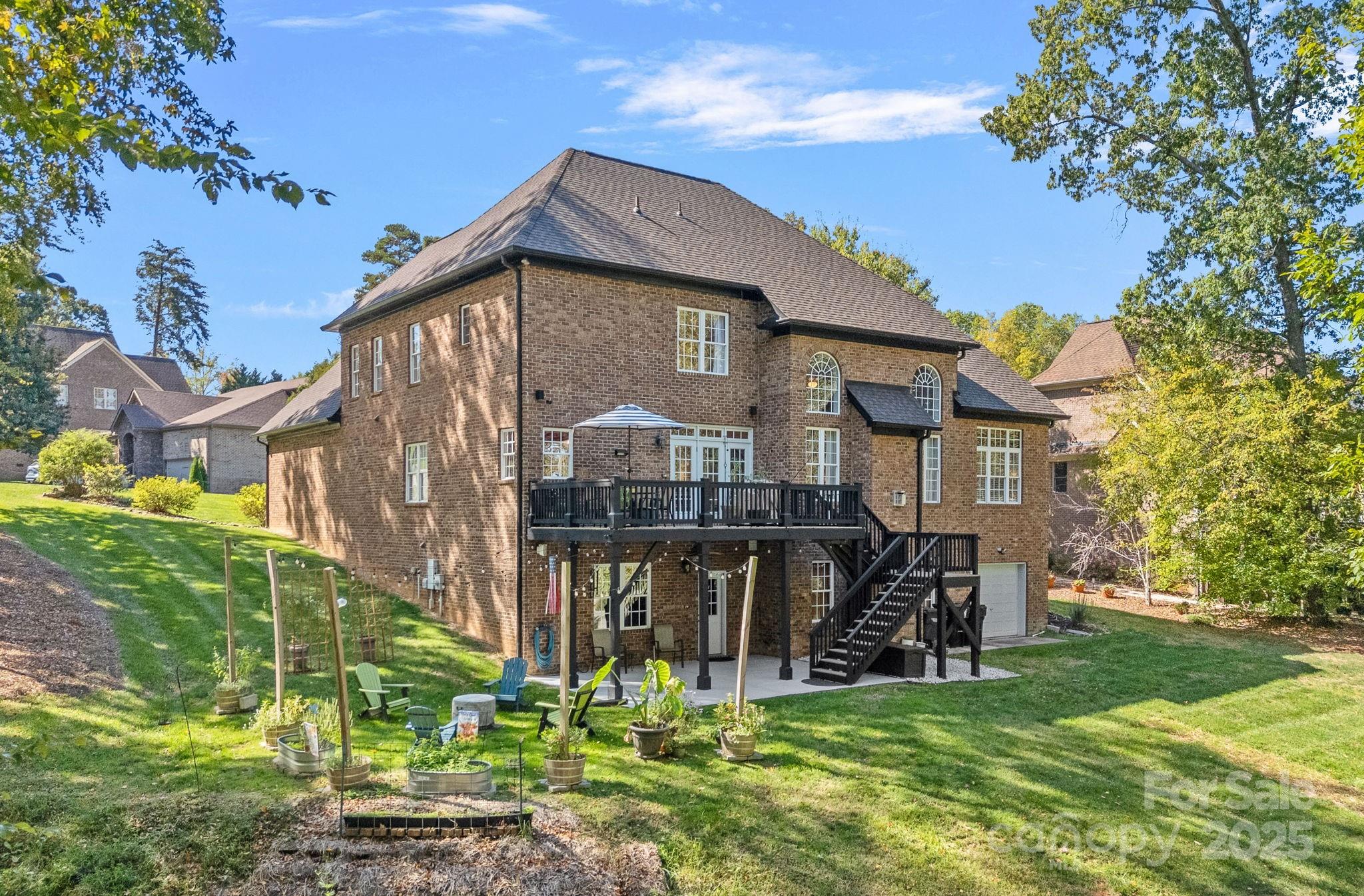 Treetops At Cowans Ford - Residential