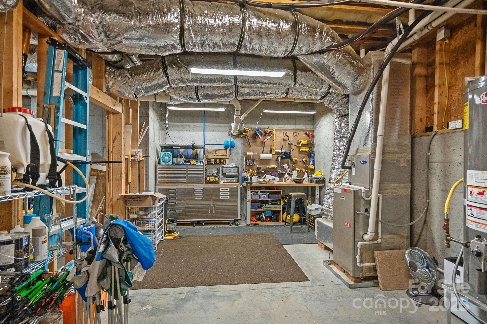 Treetops At Cowans Ford - Residential