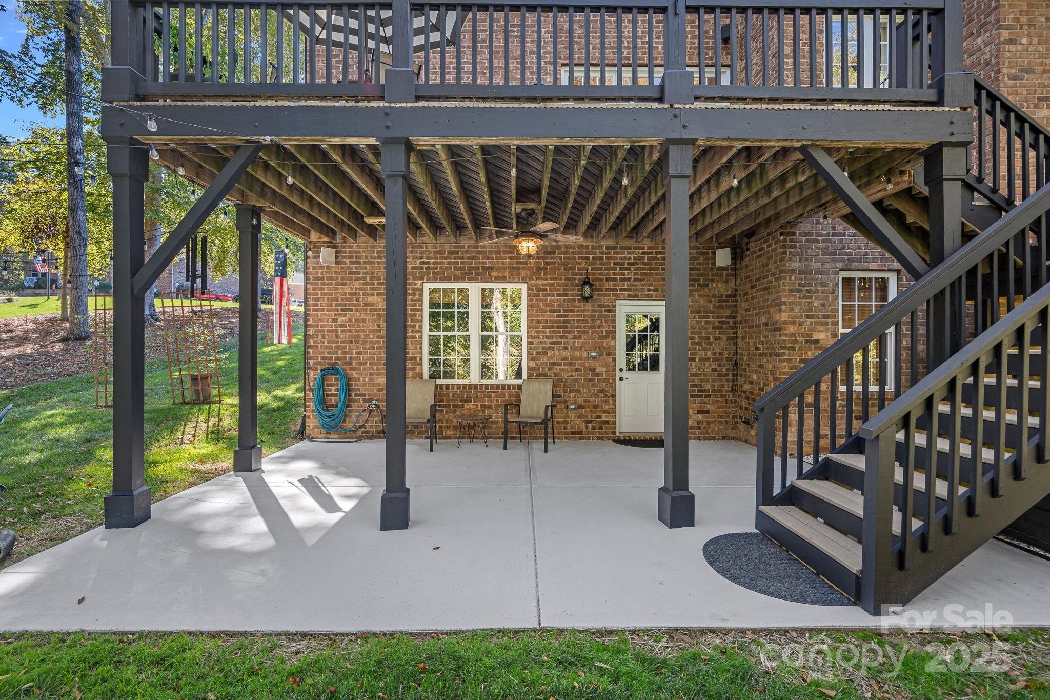 Treetops At Cowans Ford - Residential