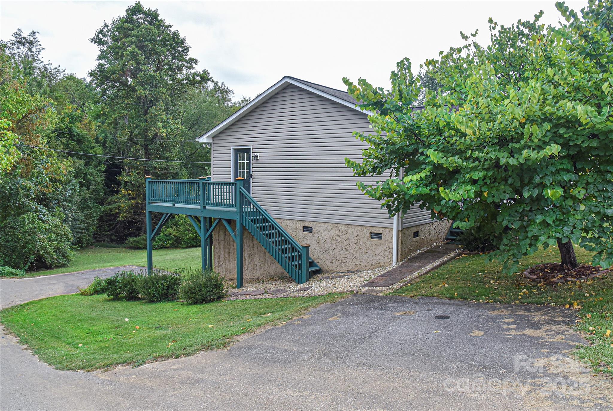 466 Onteora Boulevard