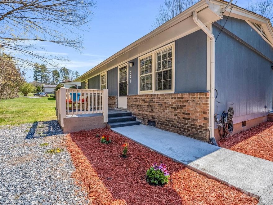 Ideal for starting out or slowing down, this cozy well-maintained, move-in ready ranch style home offers one-level living just outside of Hendersonville's city limits.  The traditional floor plan includes 3 bedrooms & 2 bathrooms, updated kitchen with stainless steel appliances, new laminate flooring in the living room, new carpet in bedrooms and fresh paint throughout. Level lot features a private, fenced backyard and outdoor living space.  Conveniently located only minutes from downtown Hendersonville, grocery, restaurants and hospital.