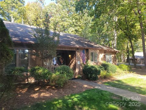 Photo of 1788 12th Street NE #1788, Hickory, NC 28601 (MLS # 4314953) Photo of 1788 12th Street NE #1788, Hickory, NC 28601 (MLS # 4314953)