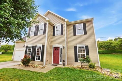 Photo of 2002 Moonstone Lane, Indian Trail, NC 28079 (MLS # 4372872)
