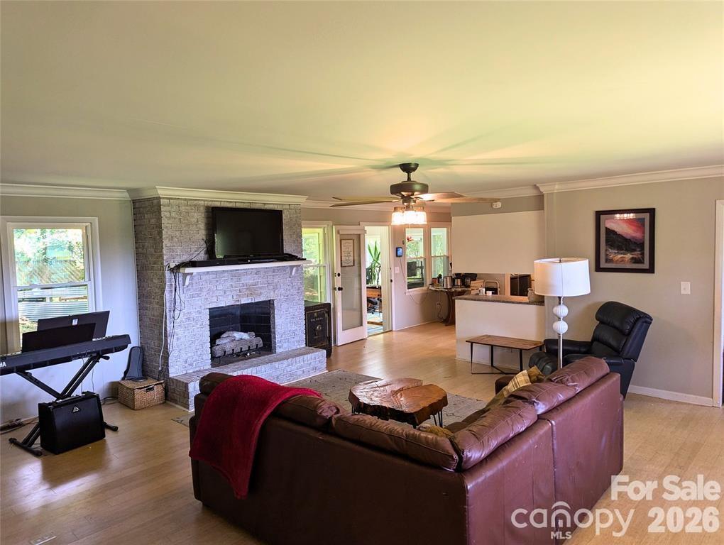 1737 Whitesides Road