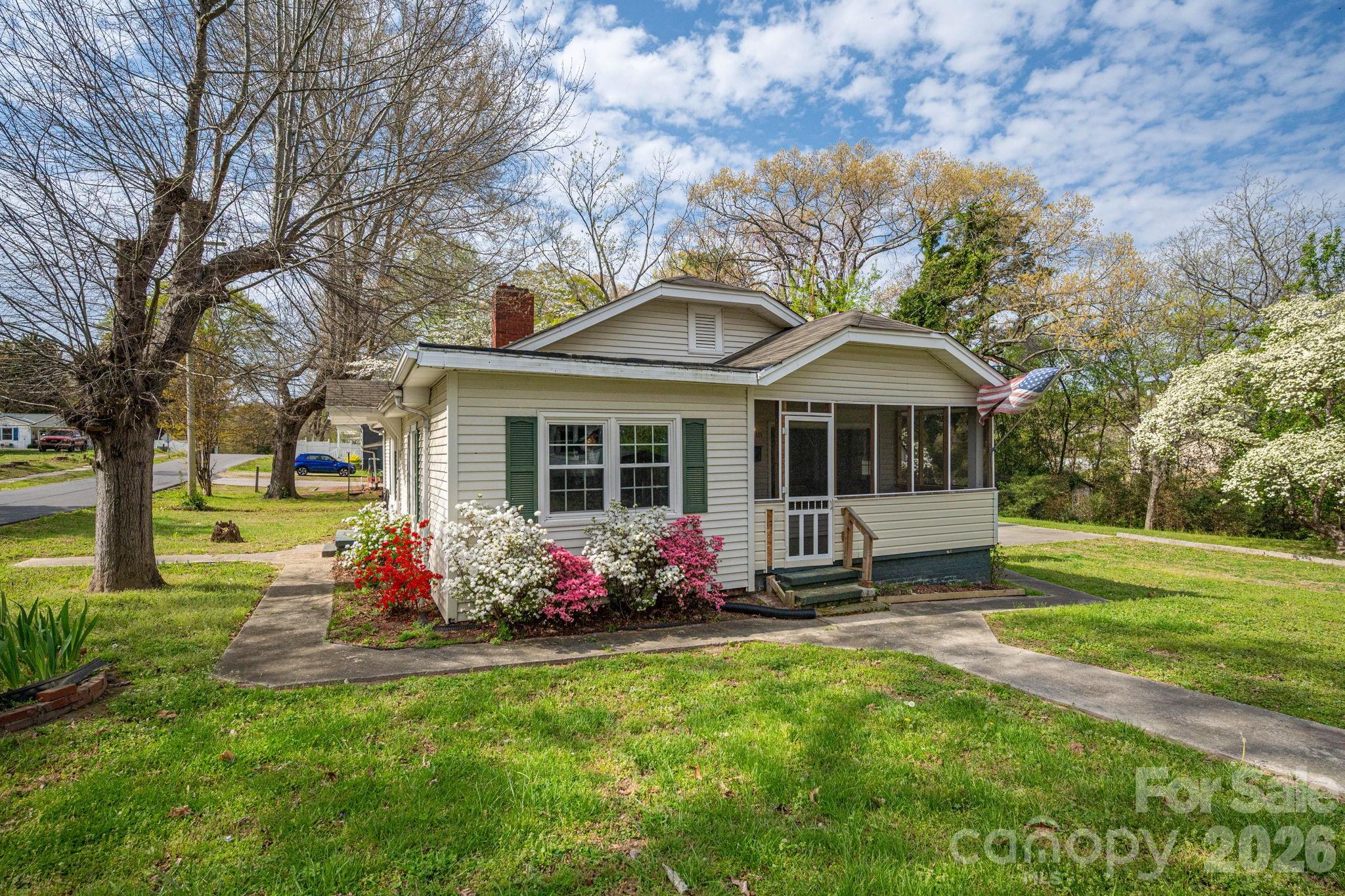 111 E Carlton Street