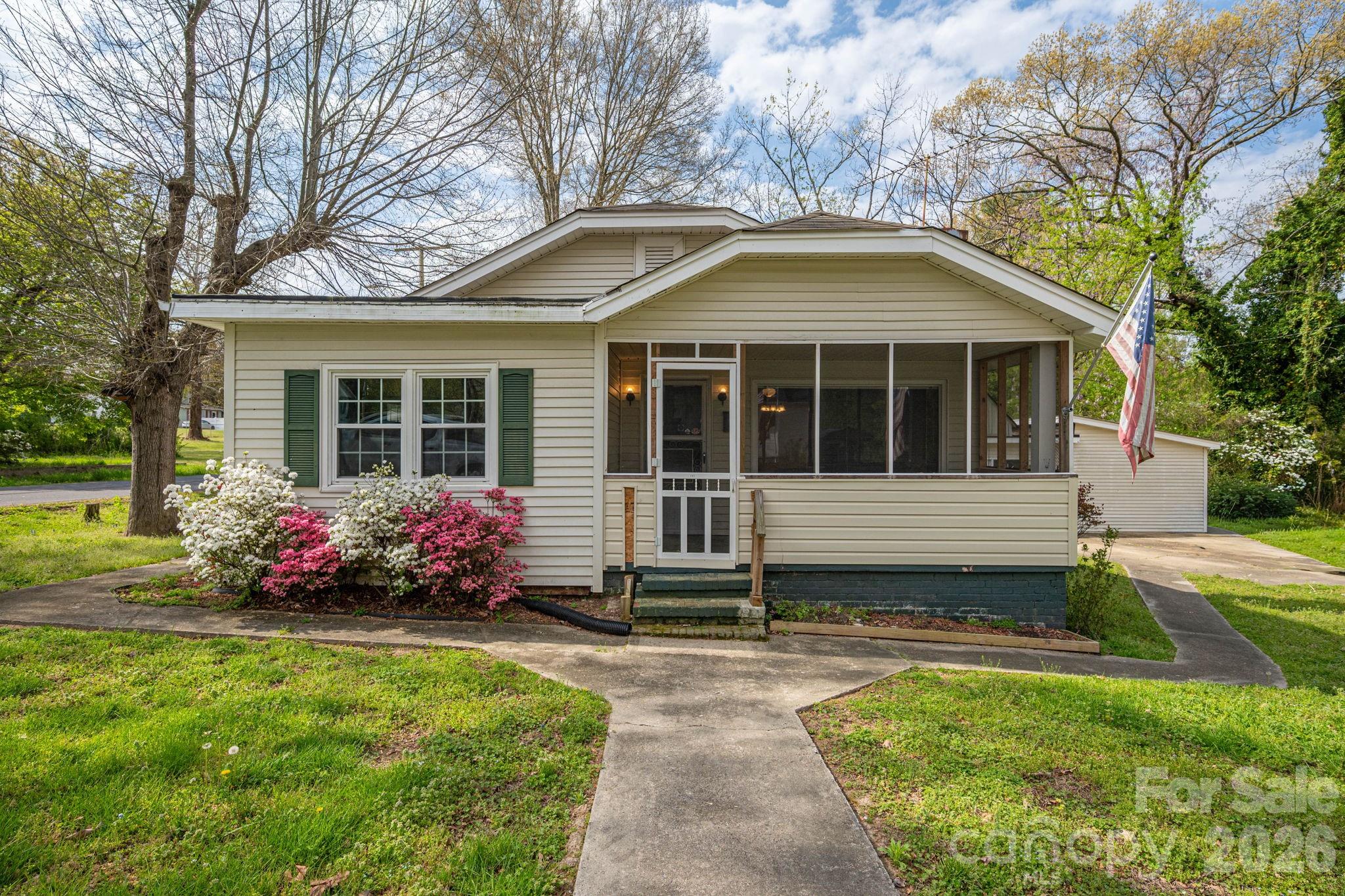 111 E Carlton Street