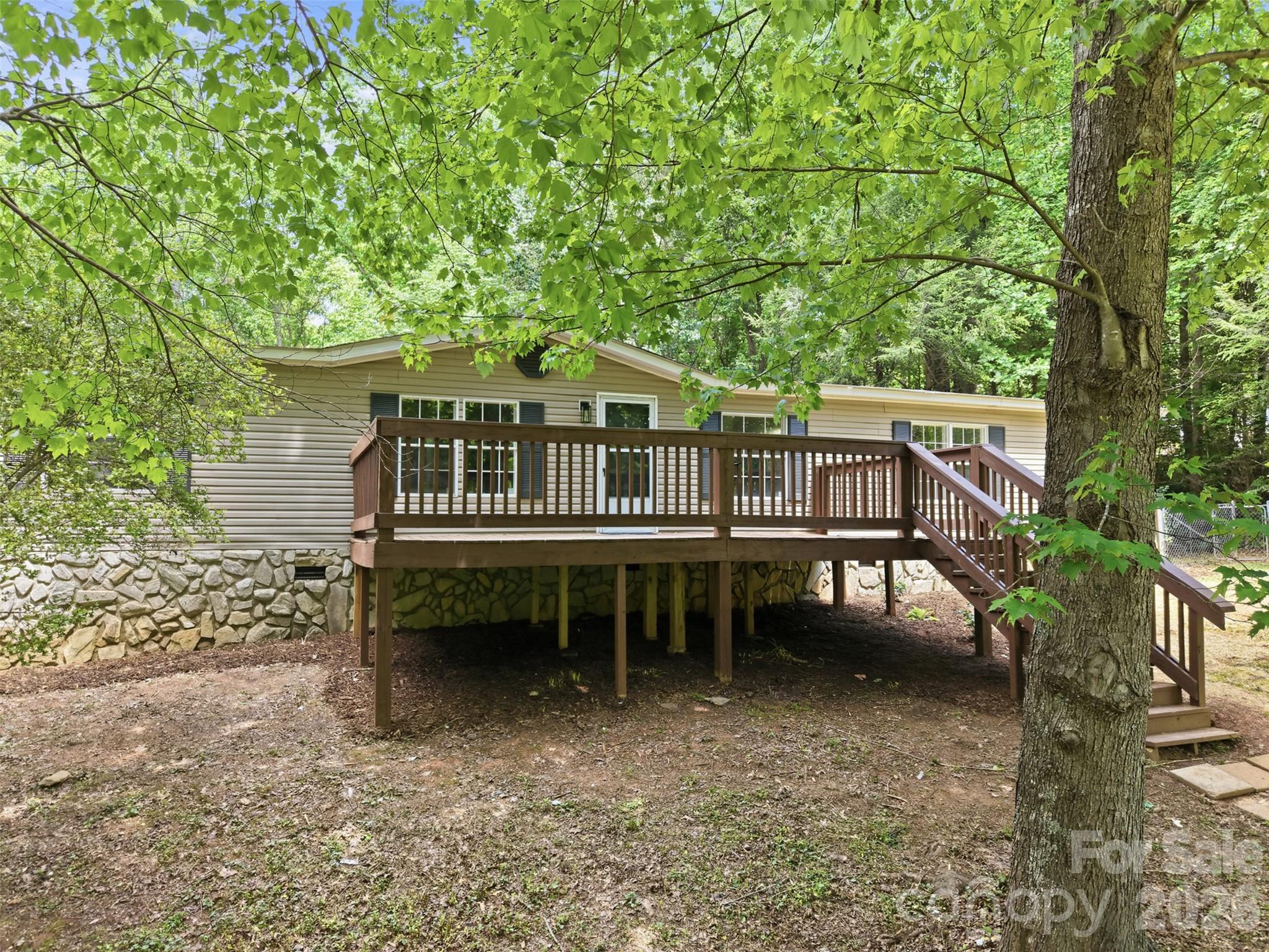 4392 Valley Trail
