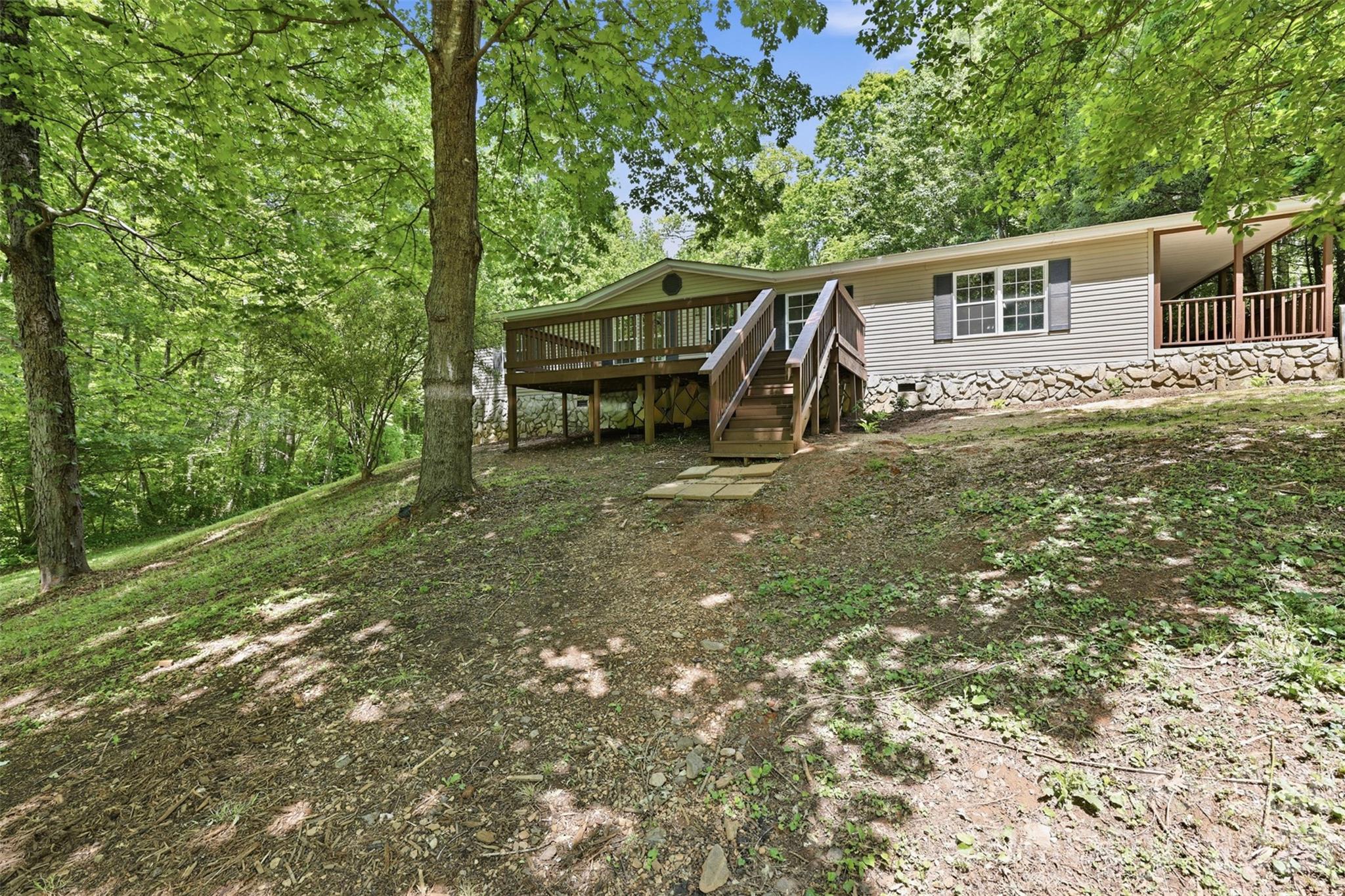 4392 Valley Trail