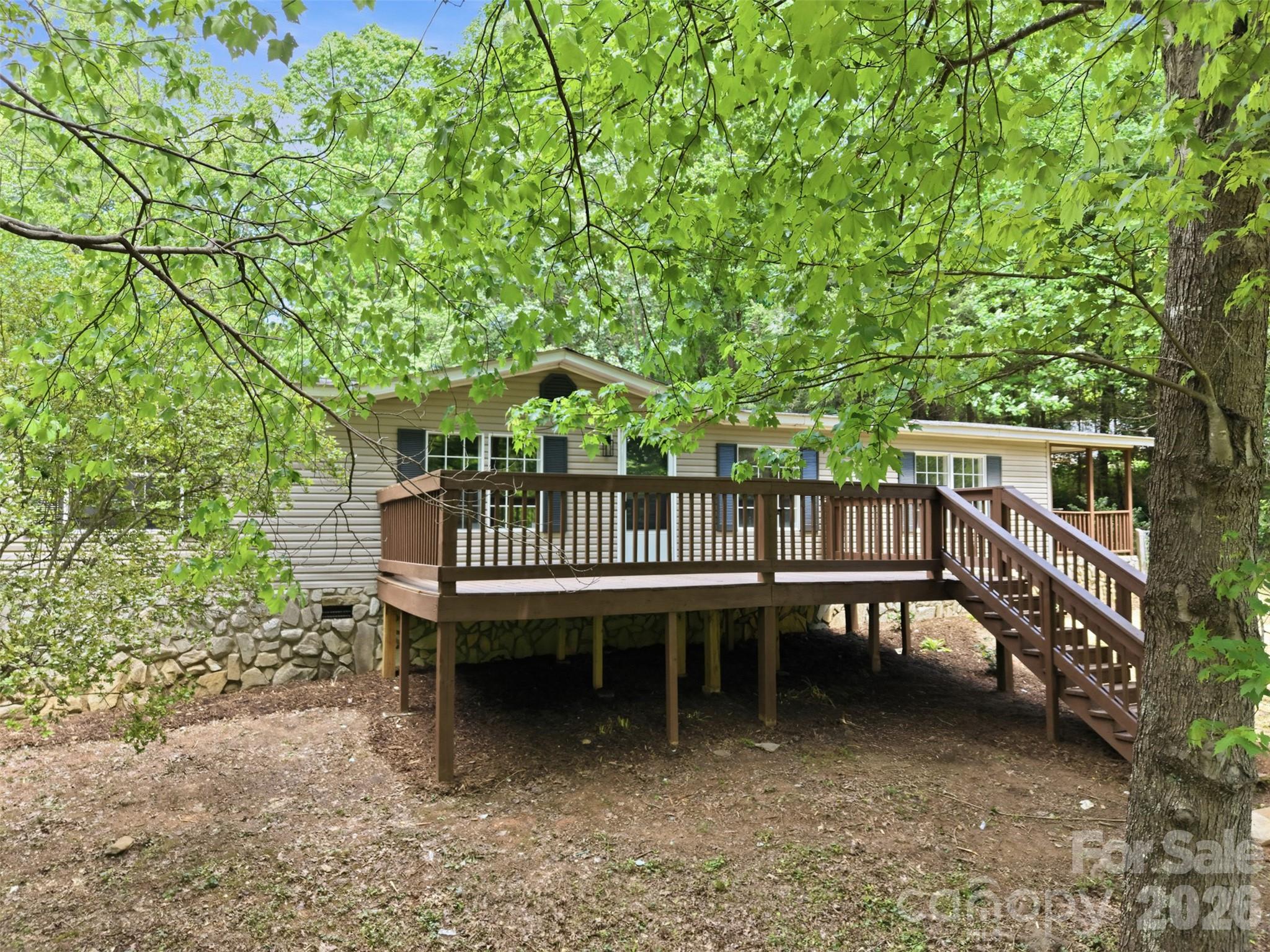 4392 Valley Trail