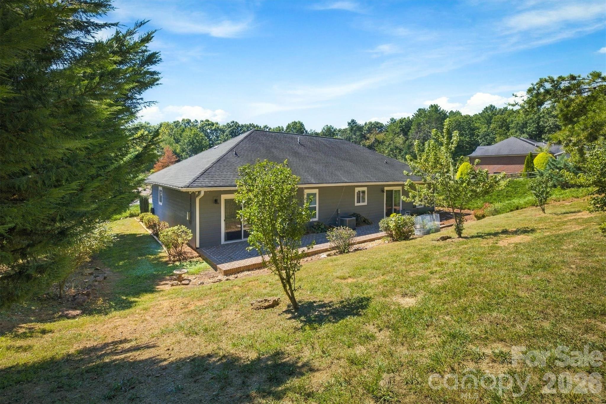 329 Springwood Drive NE
