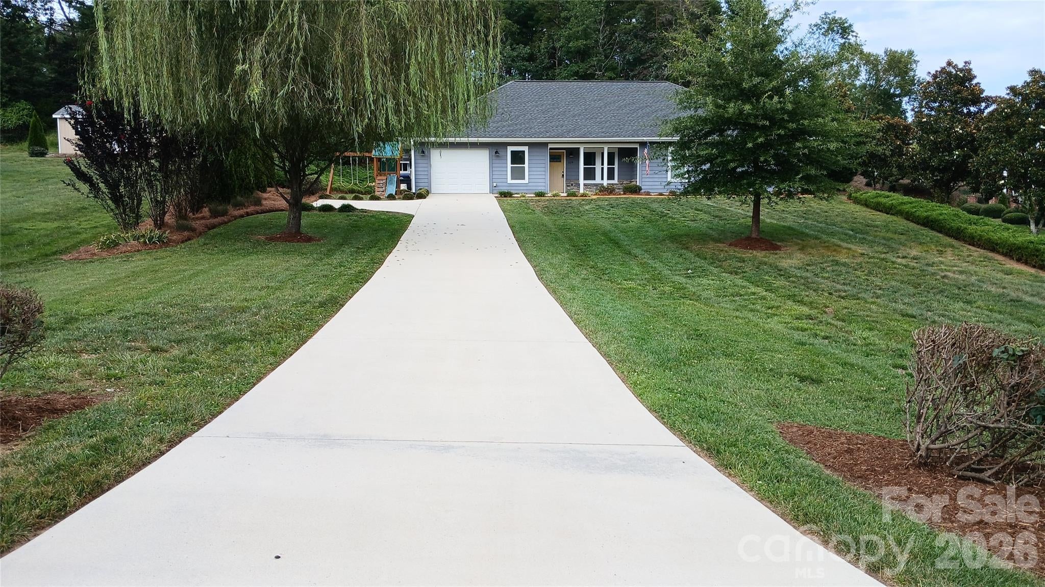 329 Springwood Drive NE