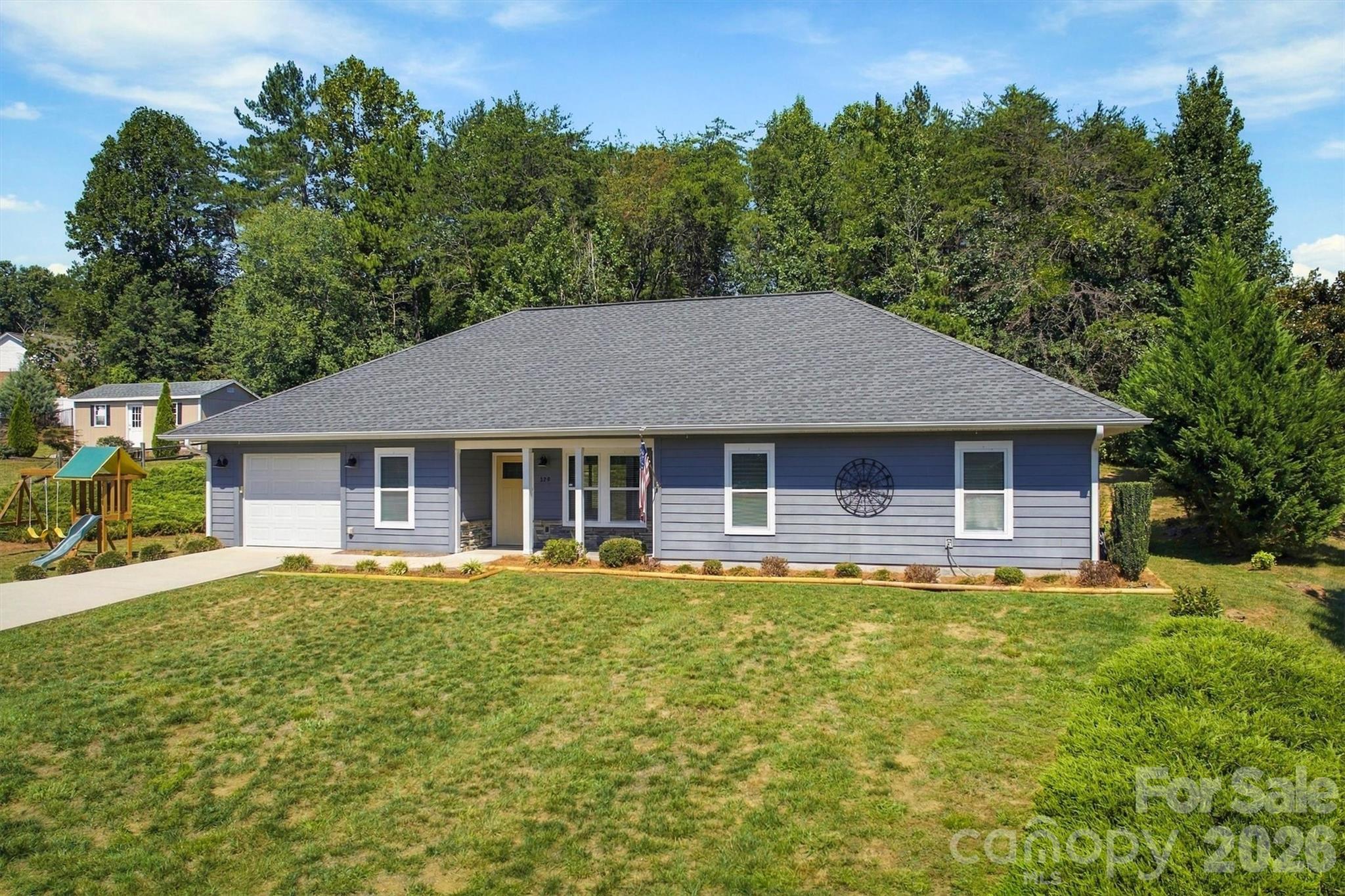 329 Springwood Drive NE