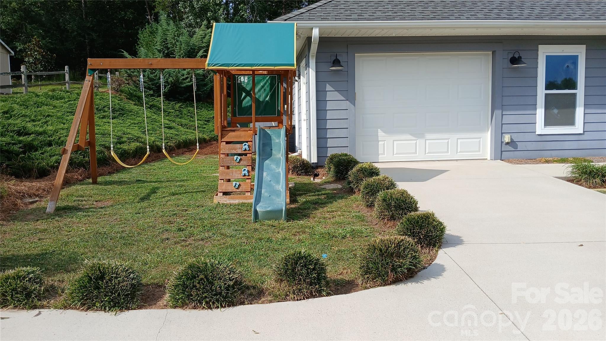 329 Springwood Drive NE