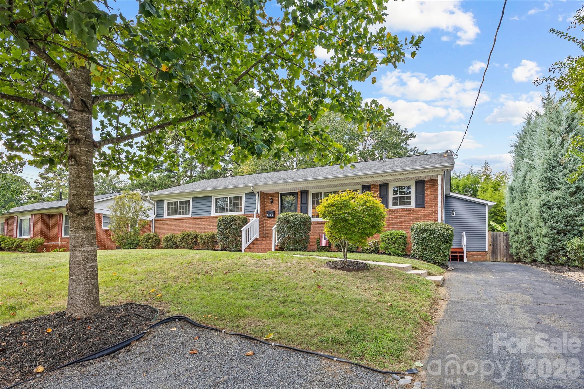7400 Thorncliff Drive
