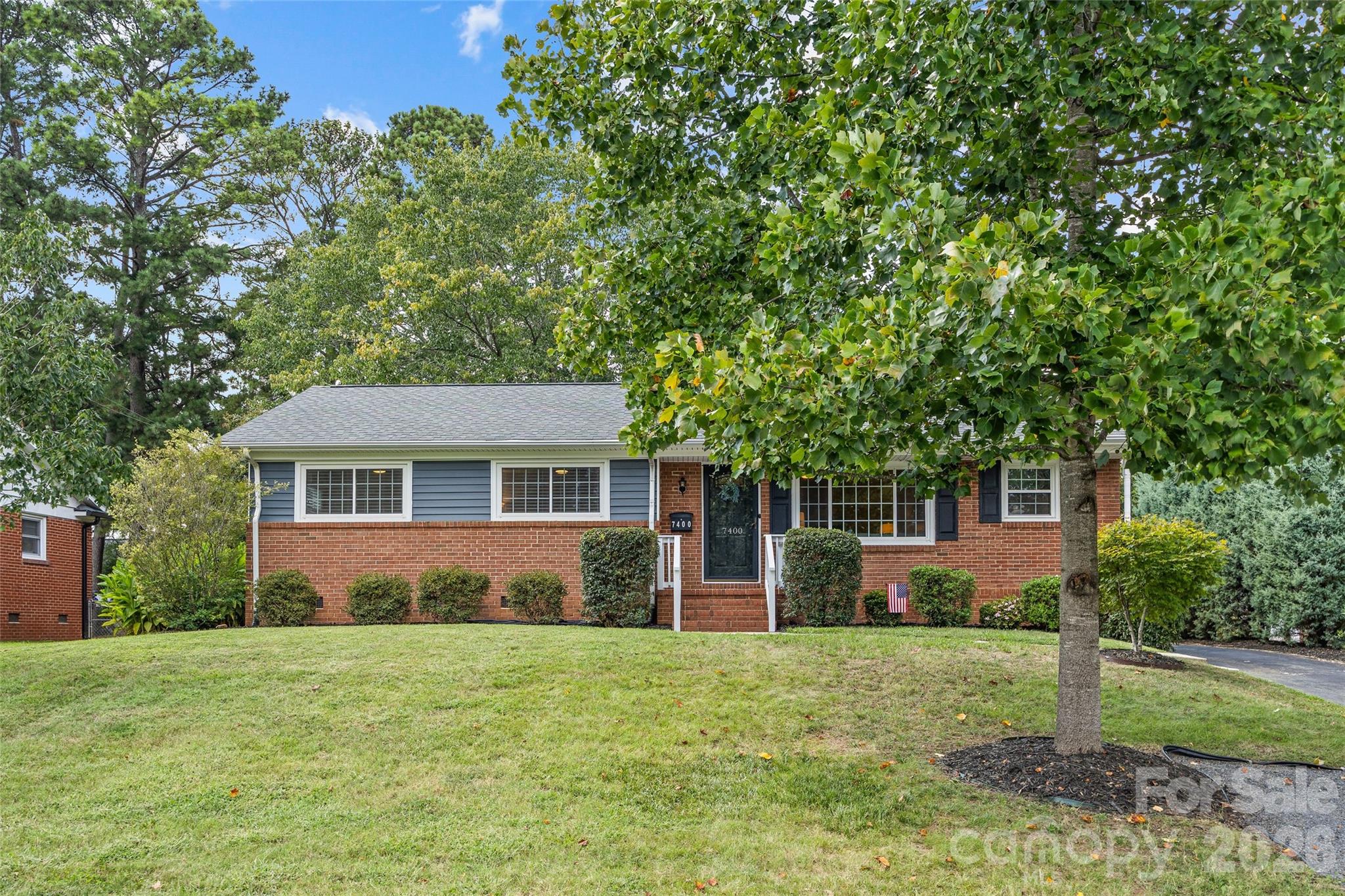 7400 Thorncliff Drive