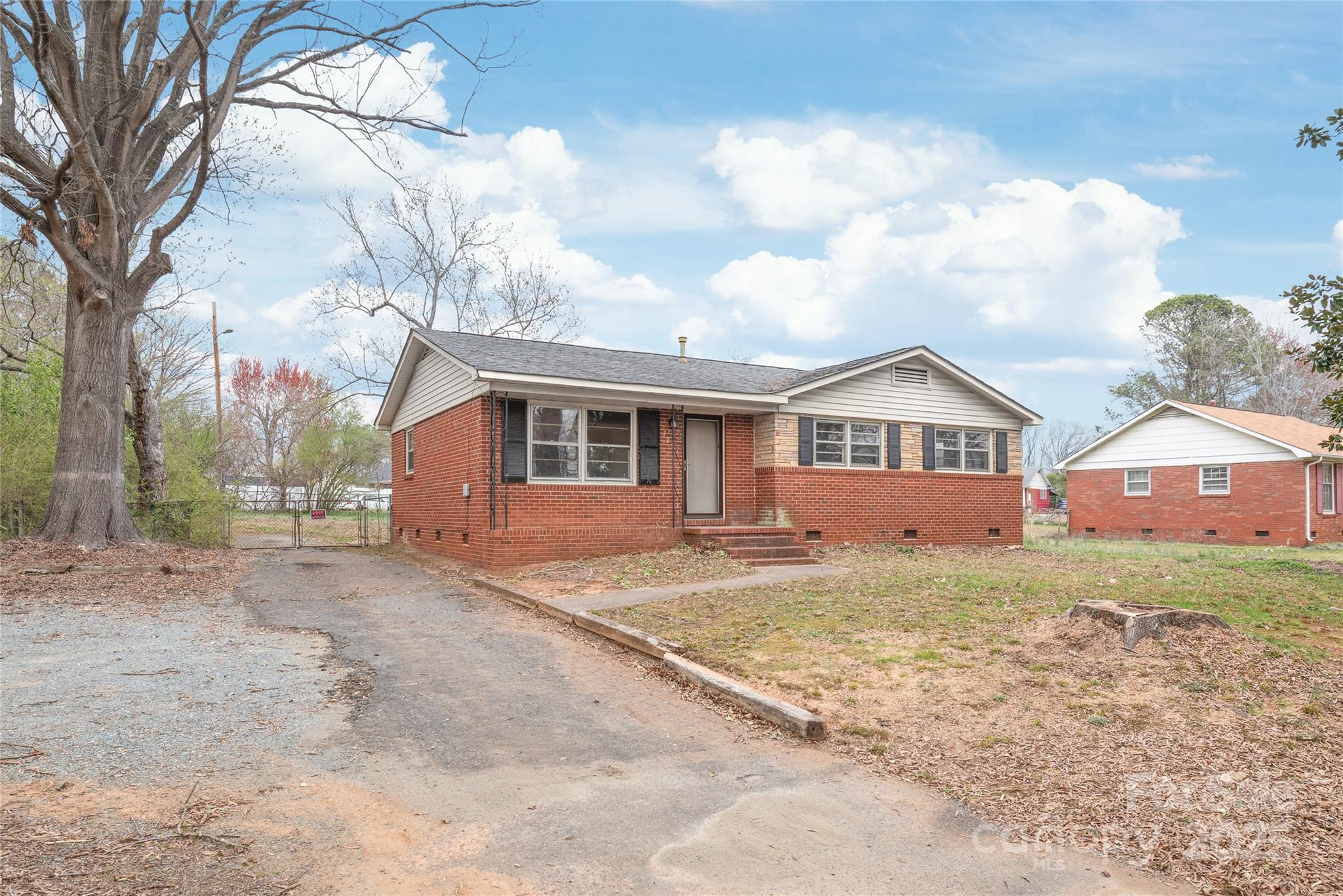 7207 Idlewild Road