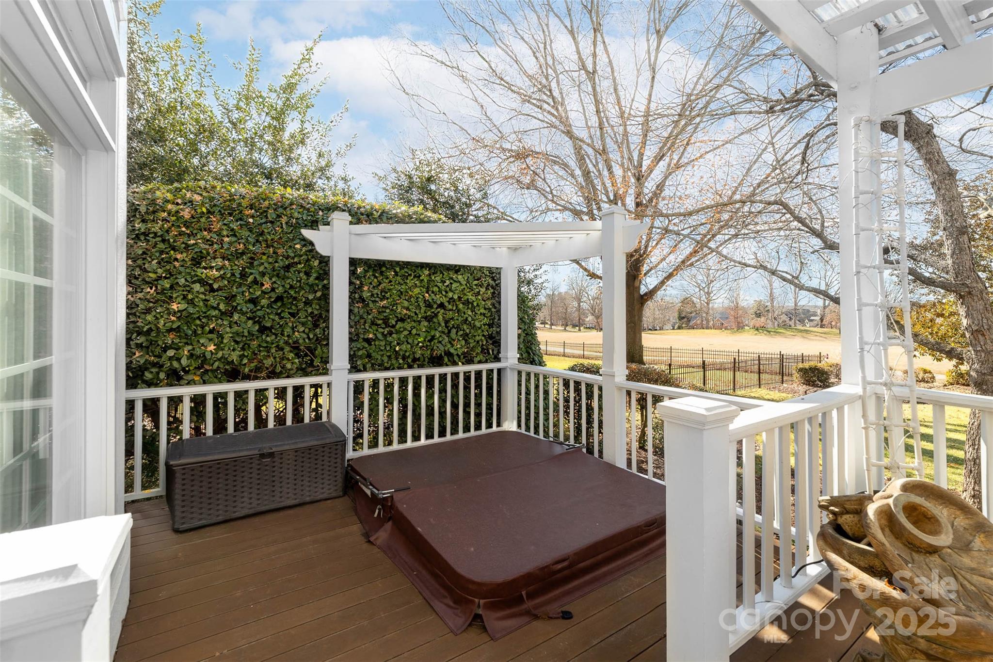 The Peninsula - Residential