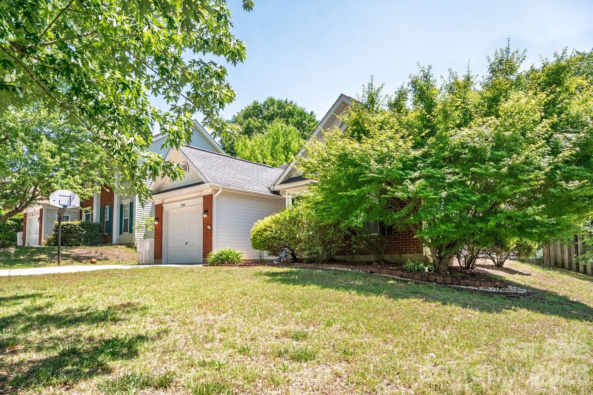 13908 Mcgloughlin Way Court