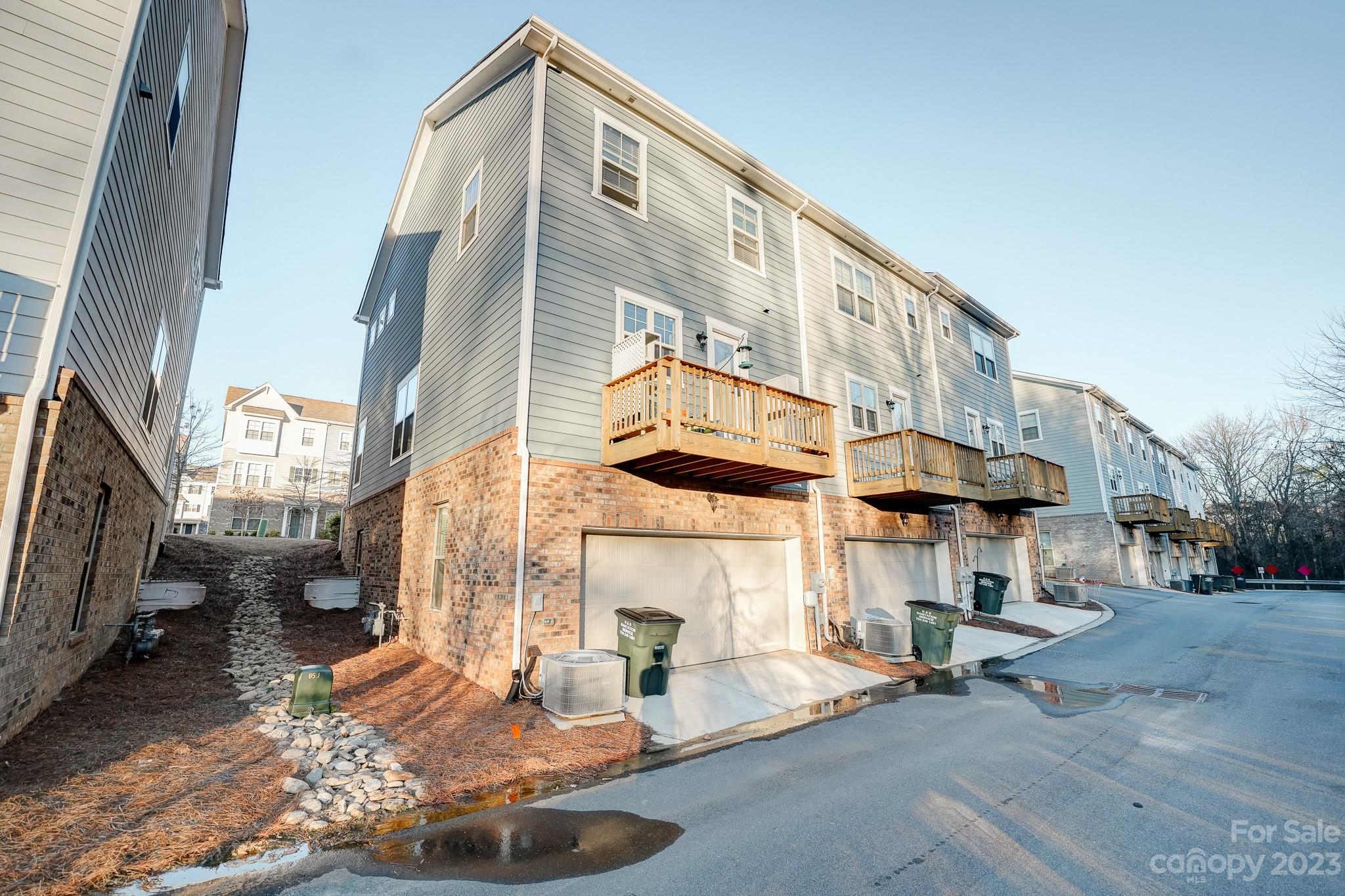 Hadley at Arrowood Station - Residential