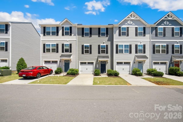 2051 LANGER ST, CHARLOTTE, NC 28214 - Image ade7e614f07c2e1885bd750e8c60ec82/3255886862