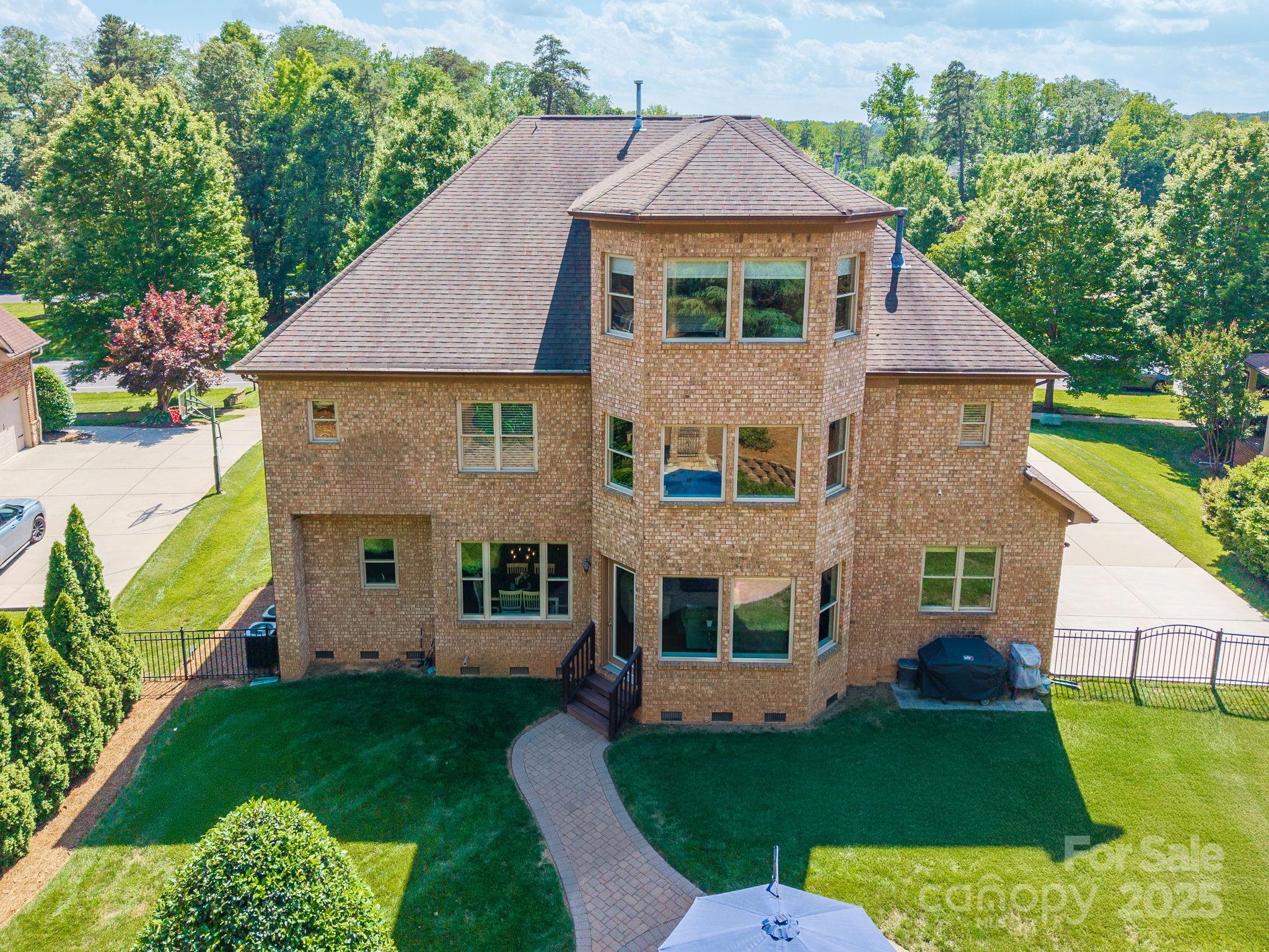 13056 Long Common Parkway