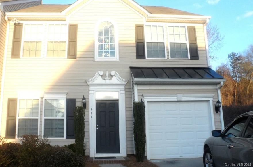 Spacious 2 Story, End Unit Townhome located in Gated Community in Lake Wylie. Features beautiful kitchen with bar that overlooks the family room. Large backyard with partially fenced double patio. Spacious bedrooms. Located near dining, banking, shopping and Award Winning Schools in the Clover area.